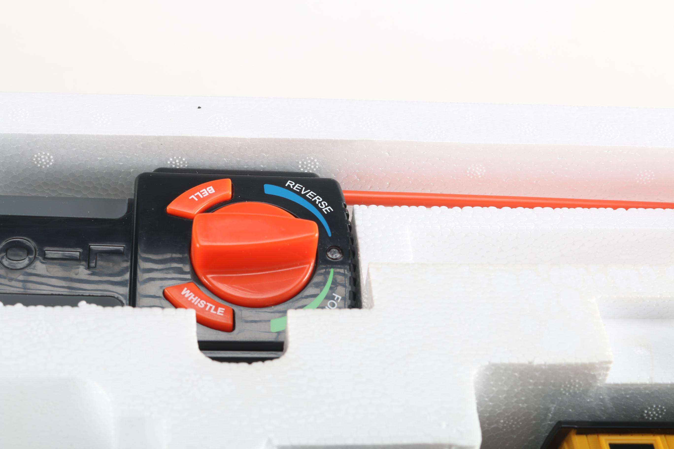 Lionel Pennsylvania Flyer G-Gauge Battery Powered Train Set