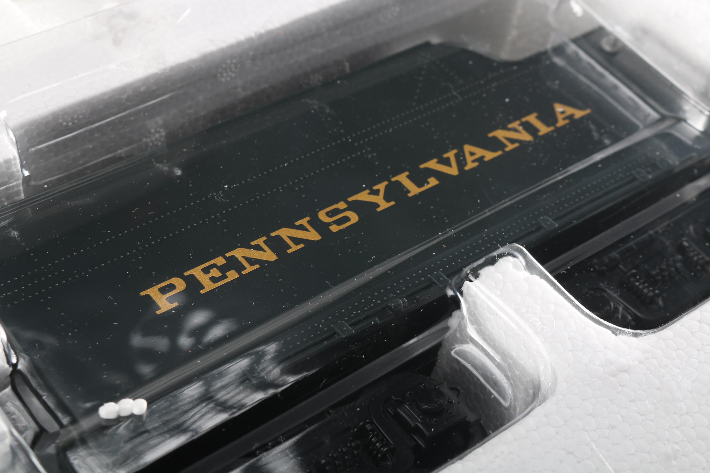 Lionel Pennsylvania Flyer G-Gauge Battery Powered Train Set