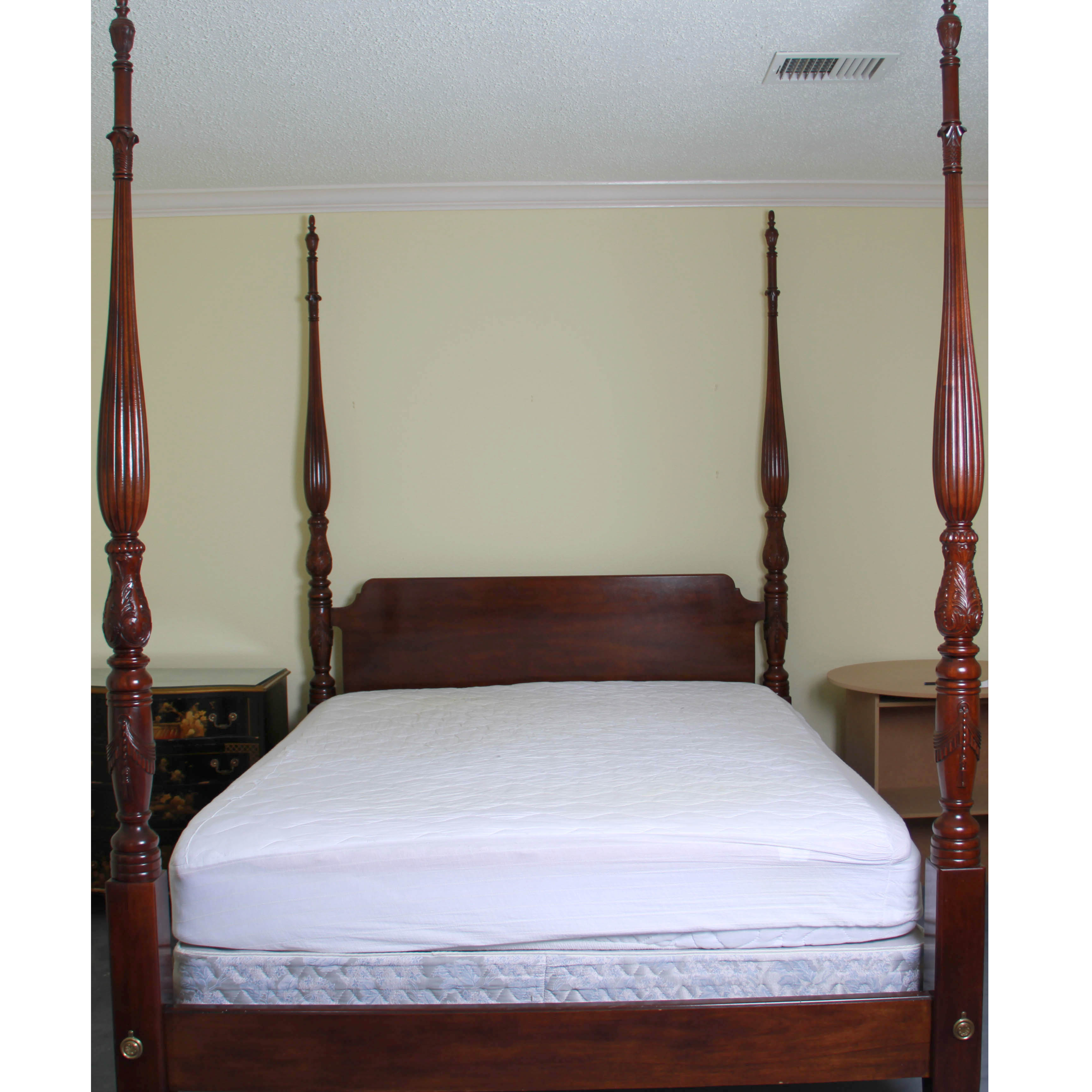 Four Poster Queen Size Bed