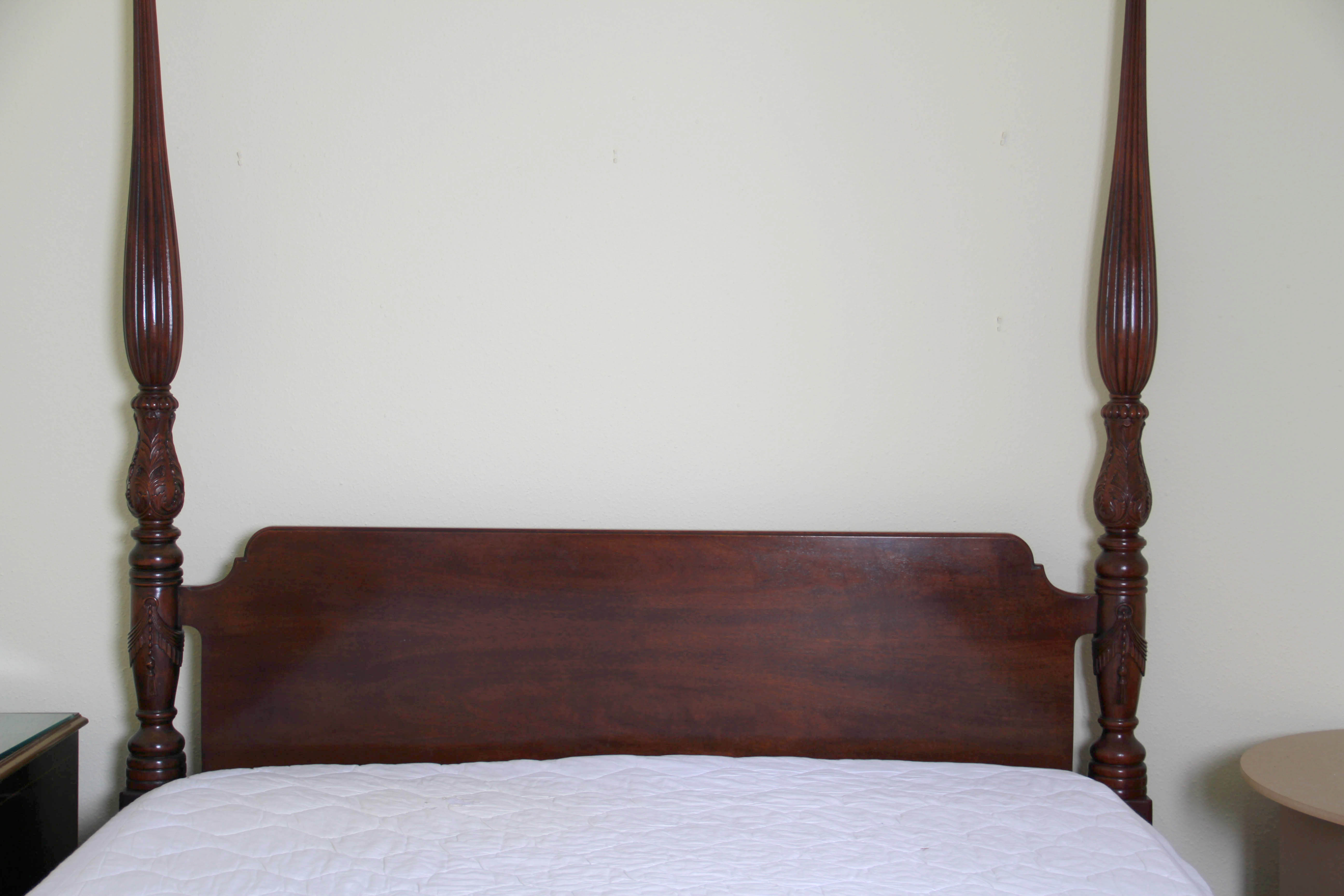 Four Poster Queen Size Bed