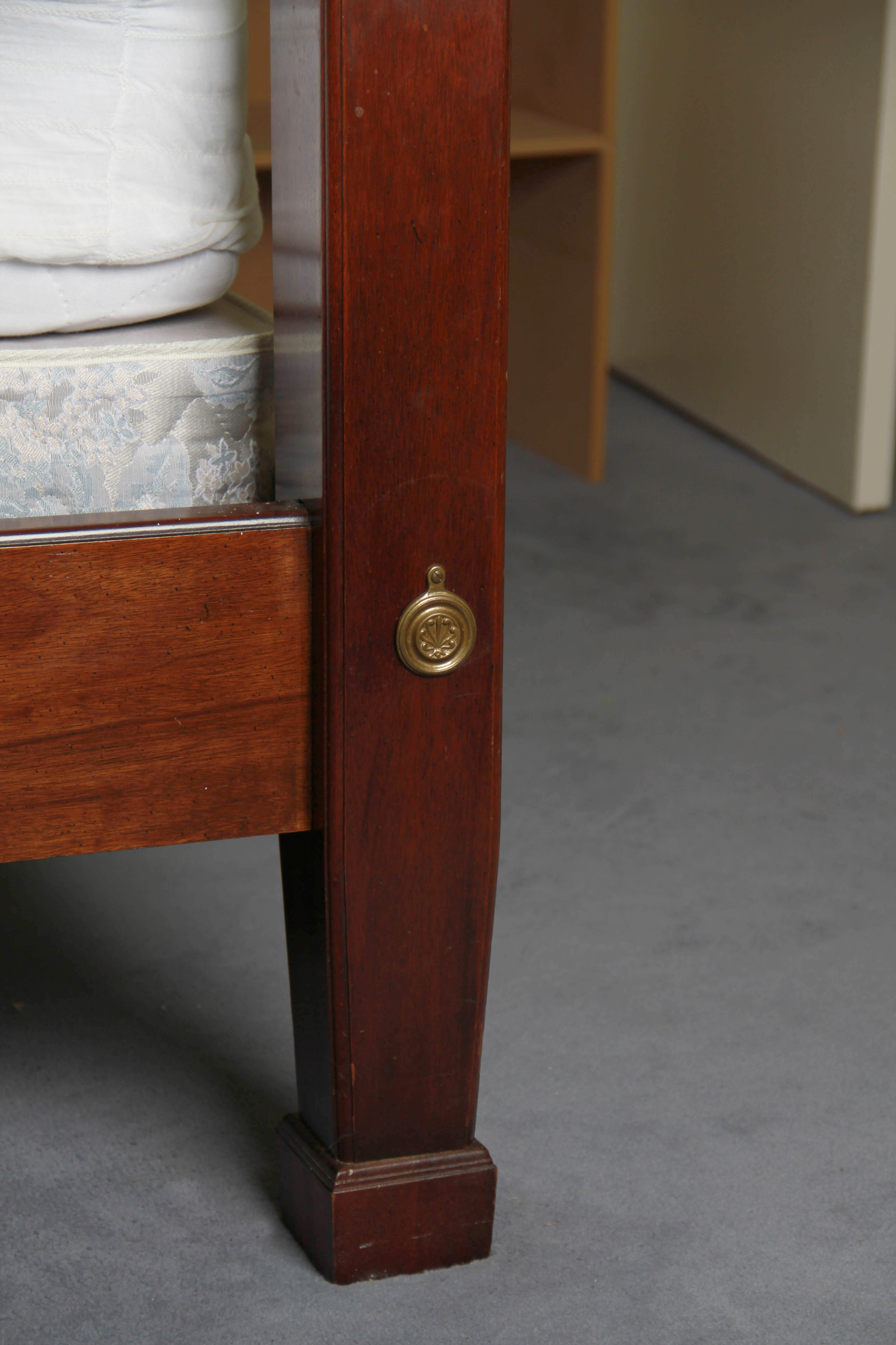 Four Poster Queen Size Bed