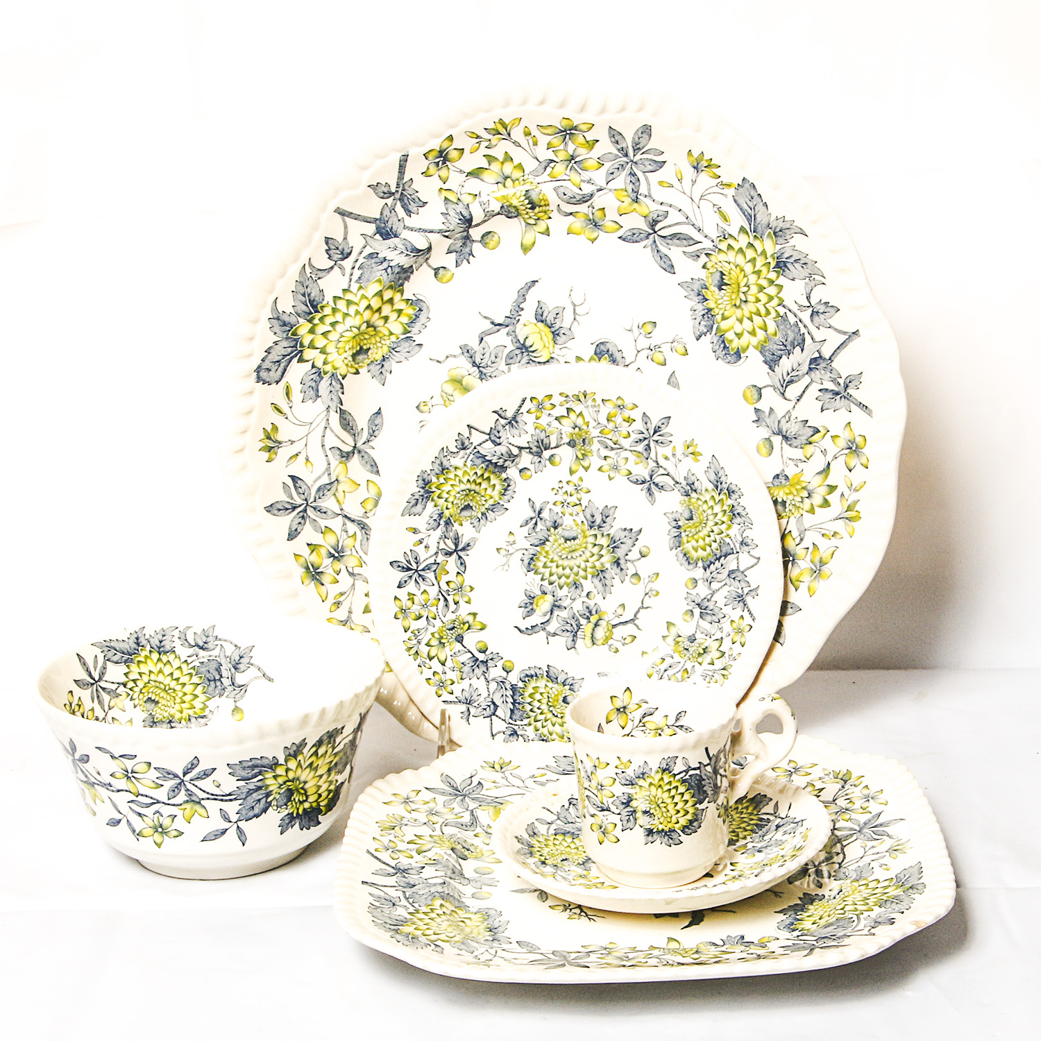 Set of Spode China in the "Spode's Aster" Pattern