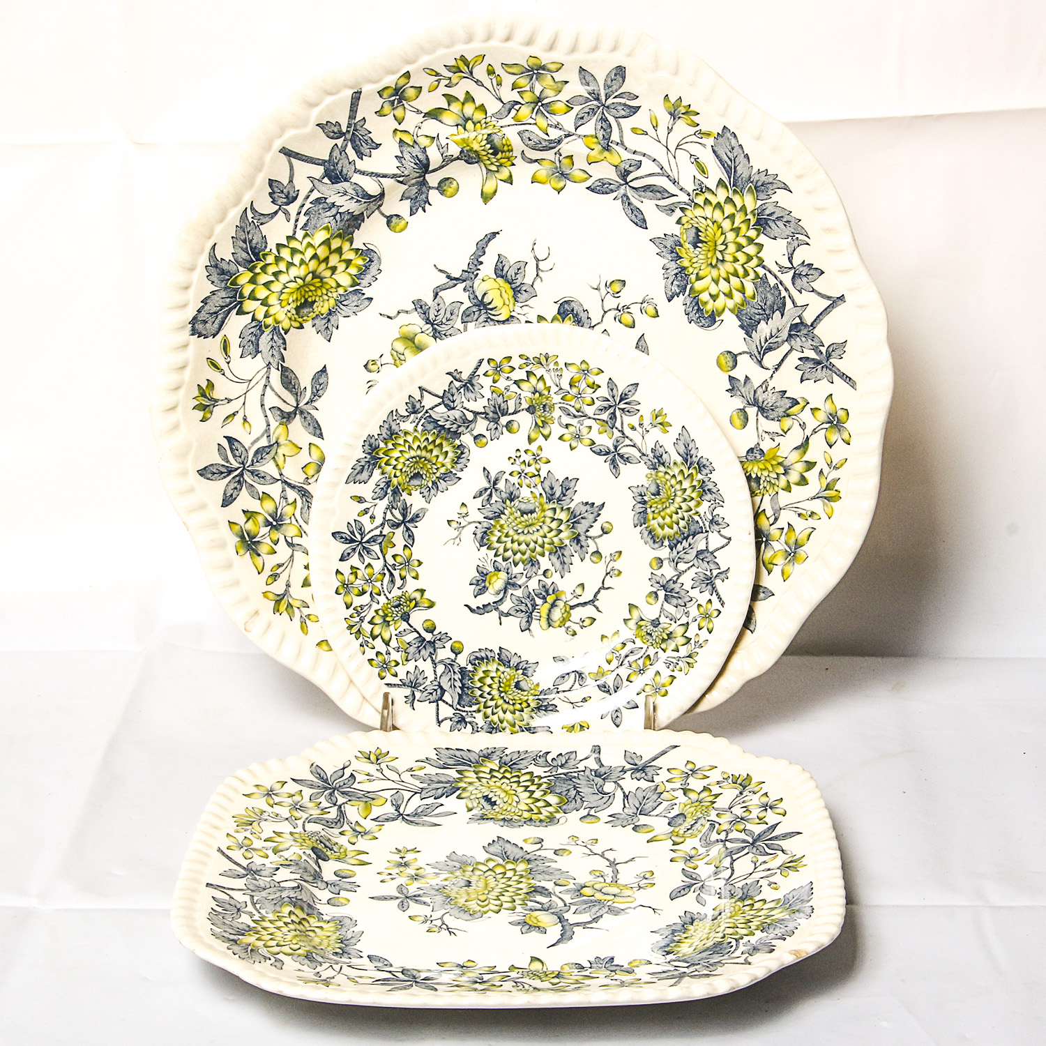 Set of Spode China in the "Spode's Aster" Pattern