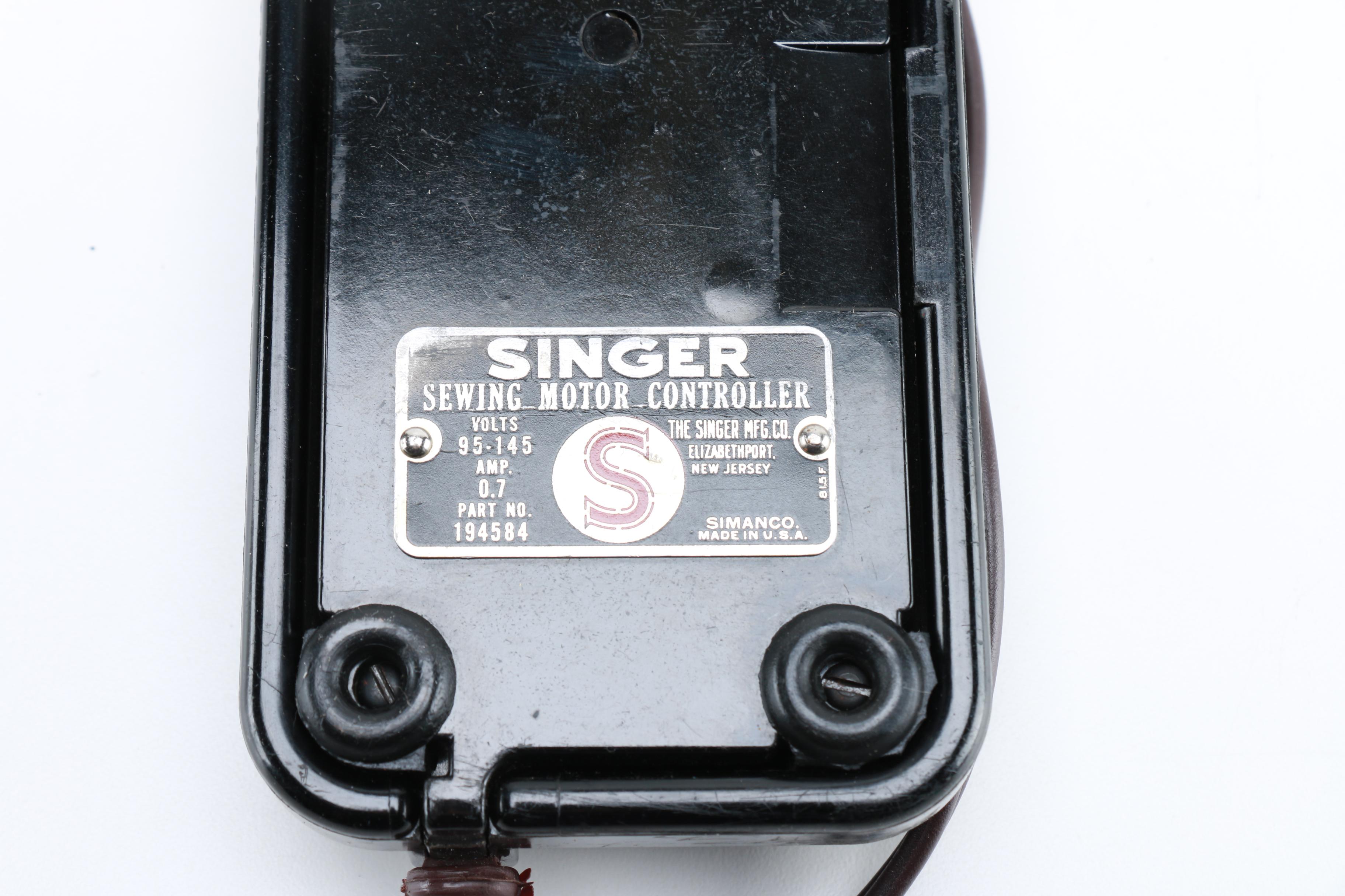 Singer Featherweight 221K Portable Sewing Machine