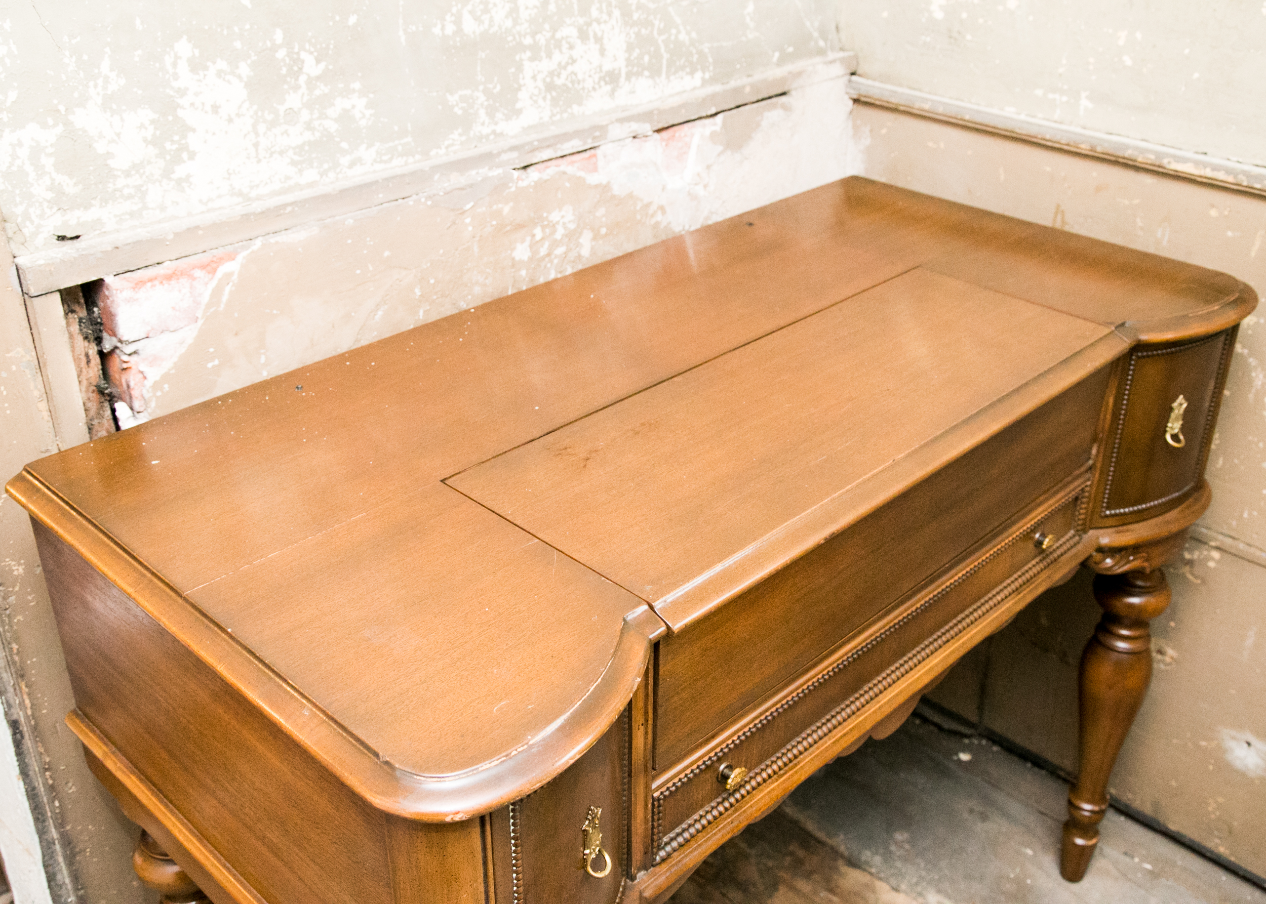 Hekman Vintage Spinet Desk