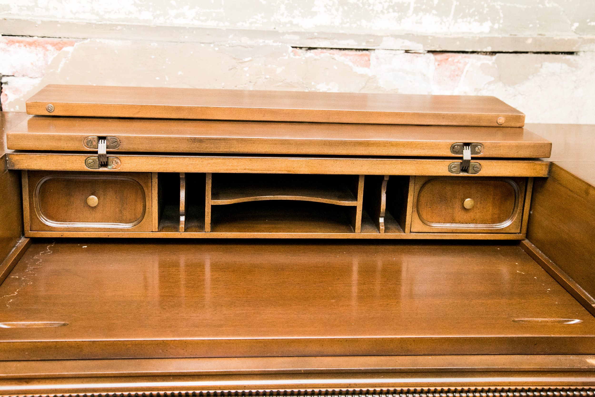 Hekman Vintage Spinet Desk