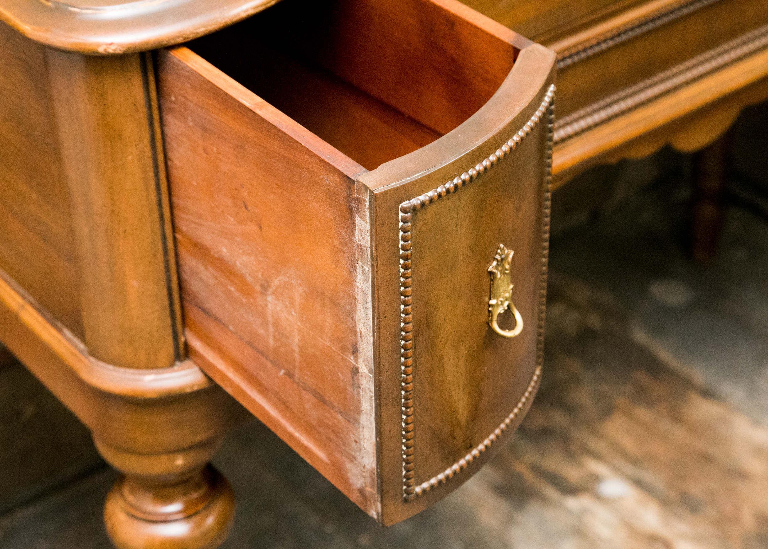 Hekman Vintage Spinet Desk