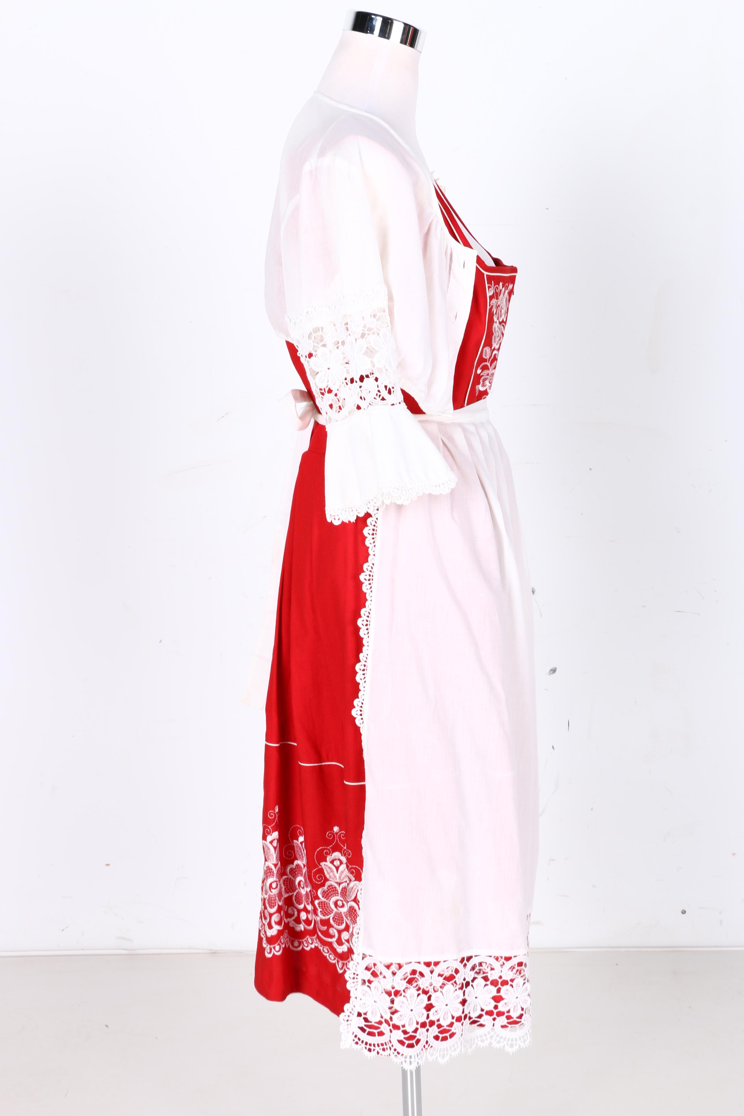 Austrian Dirndl Dresses With Aprons