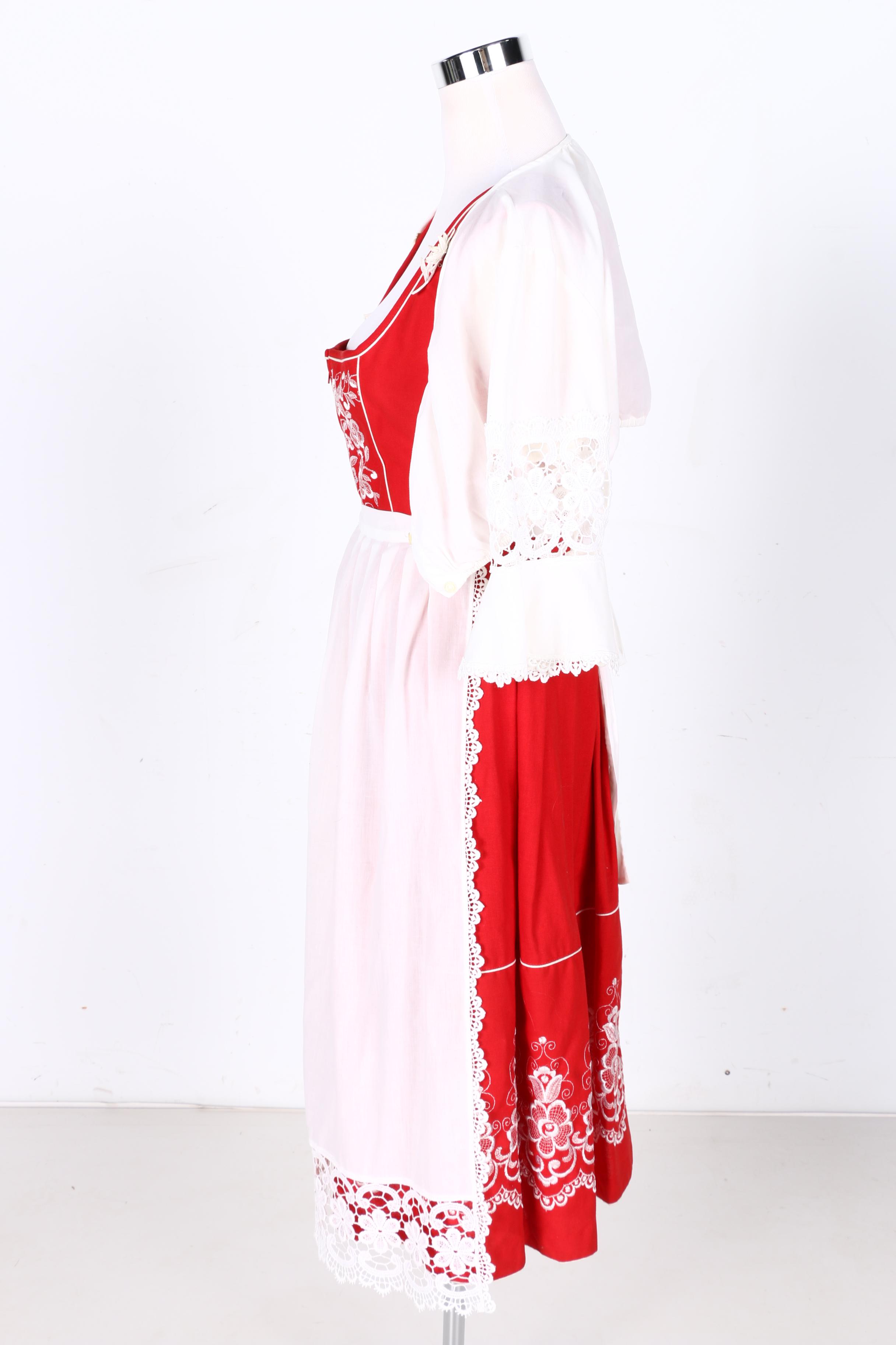 Austrian Dirndl Dresses With Aprons