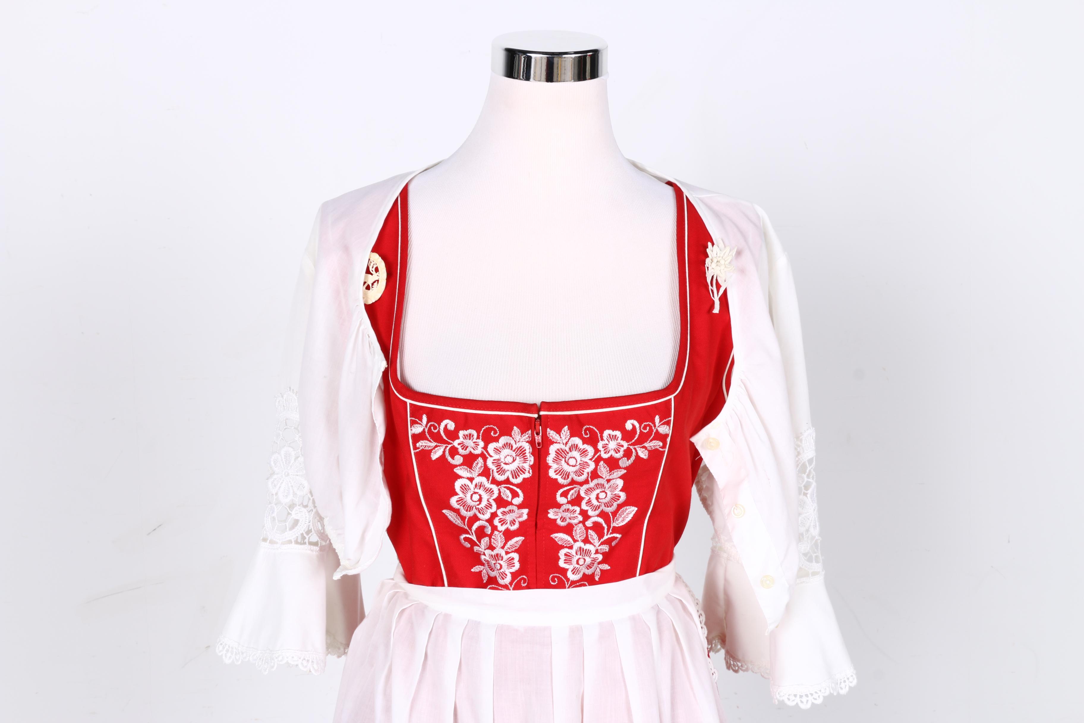 Austrian Dirndl Dresses With Aprons