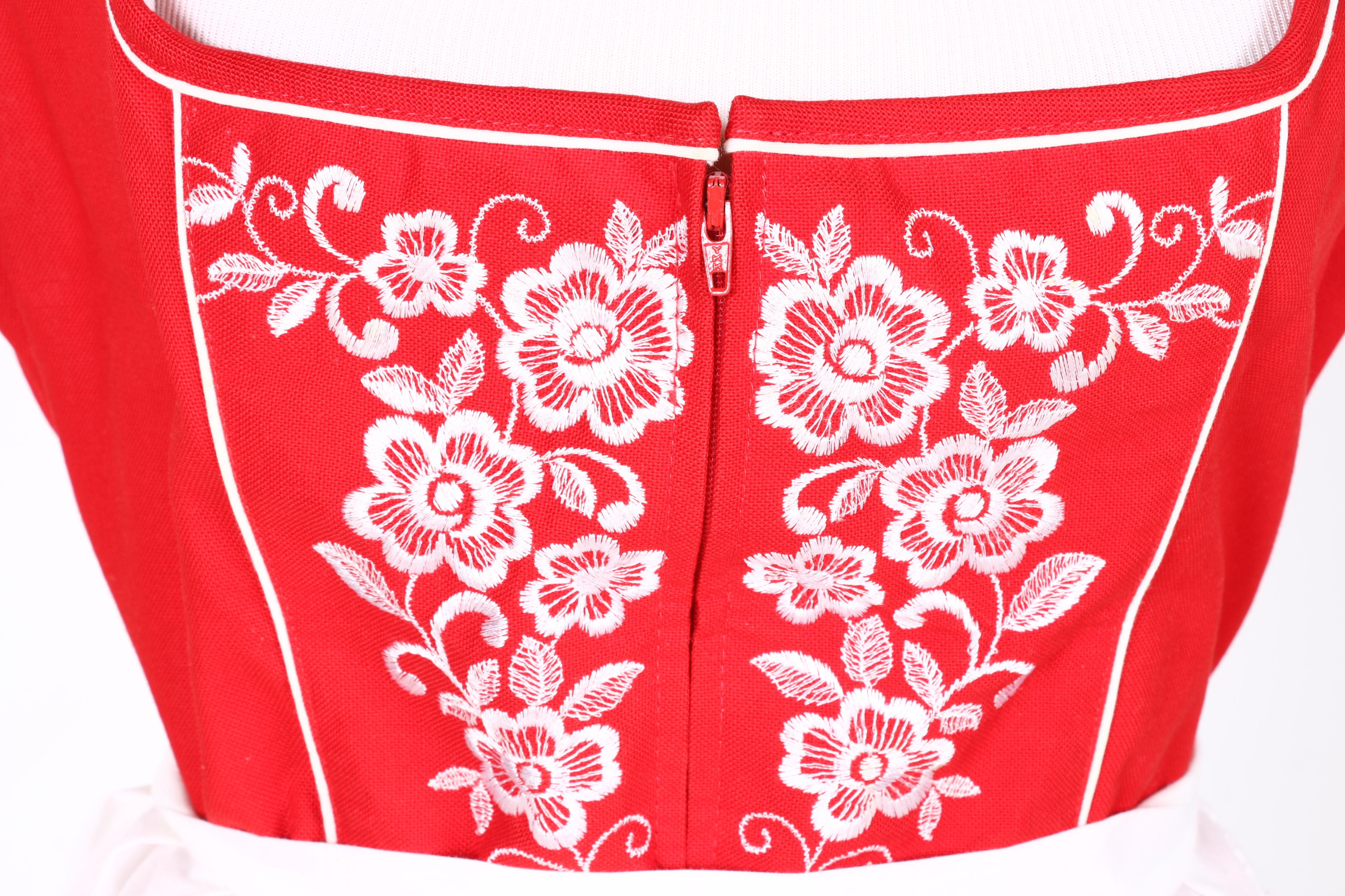 Austrian Dirndl Dresses With Aprons