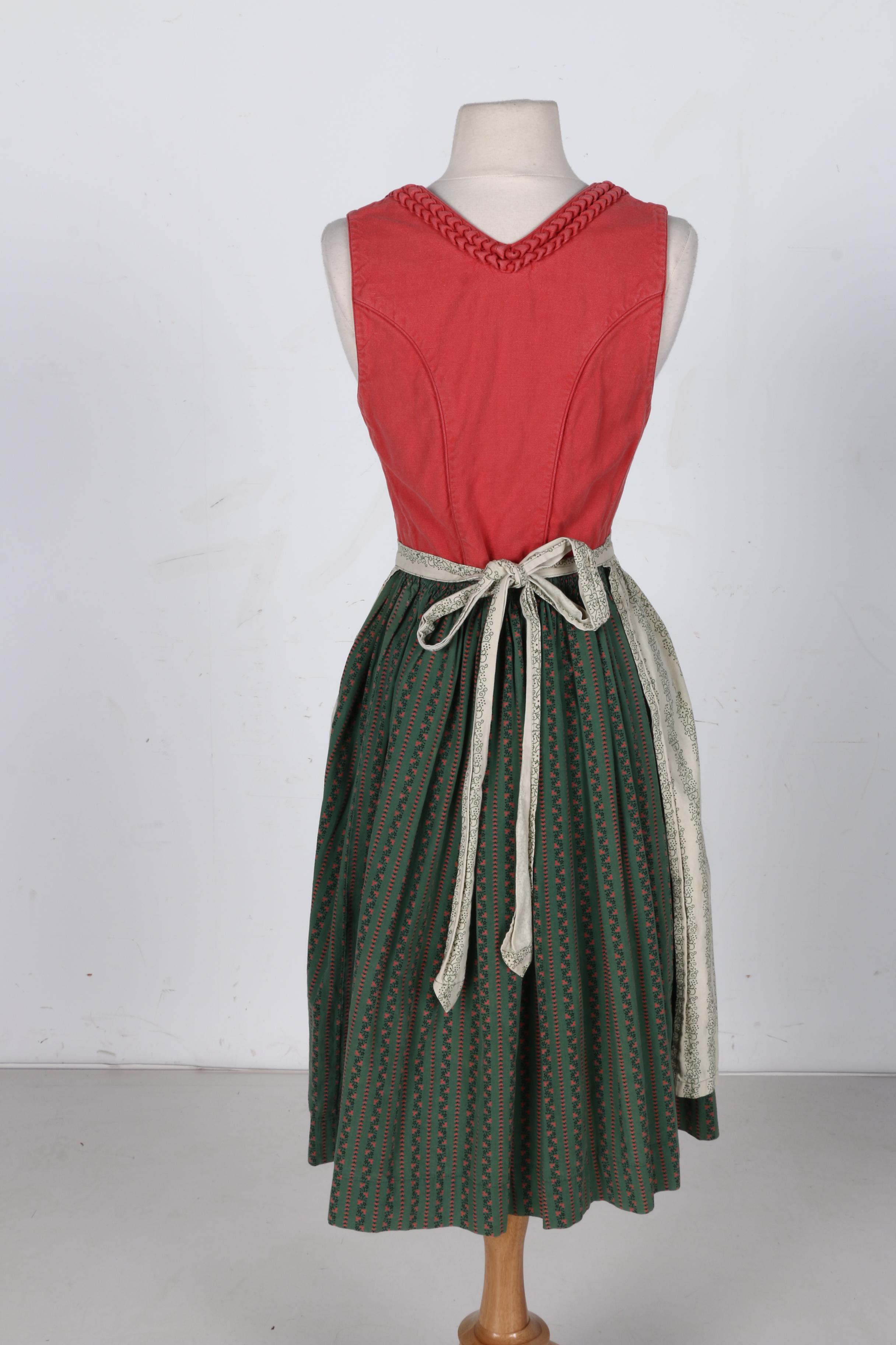Austrian Dirndl Dresses With Aprons