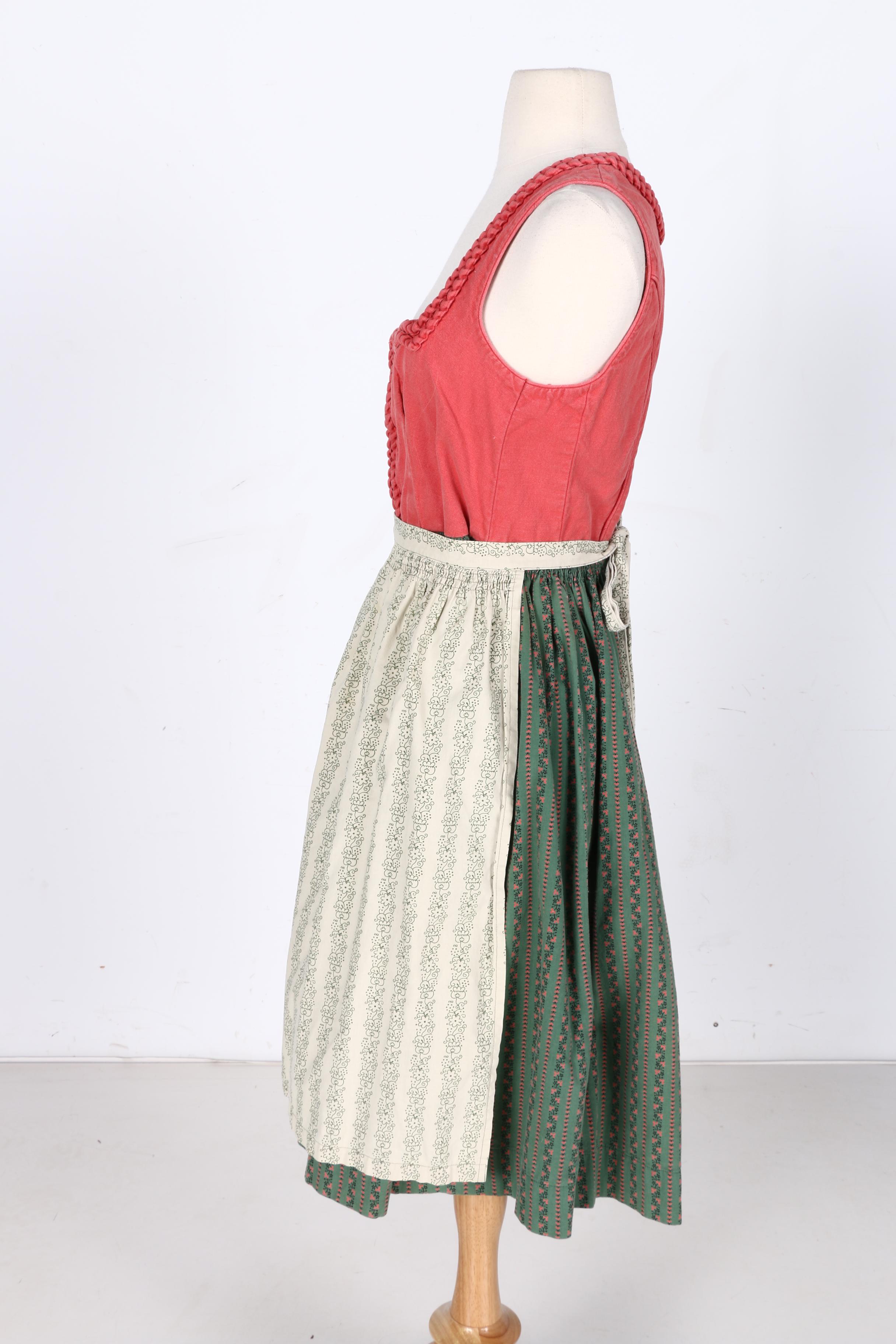 Austrian Dirndl Dresses With Aprons