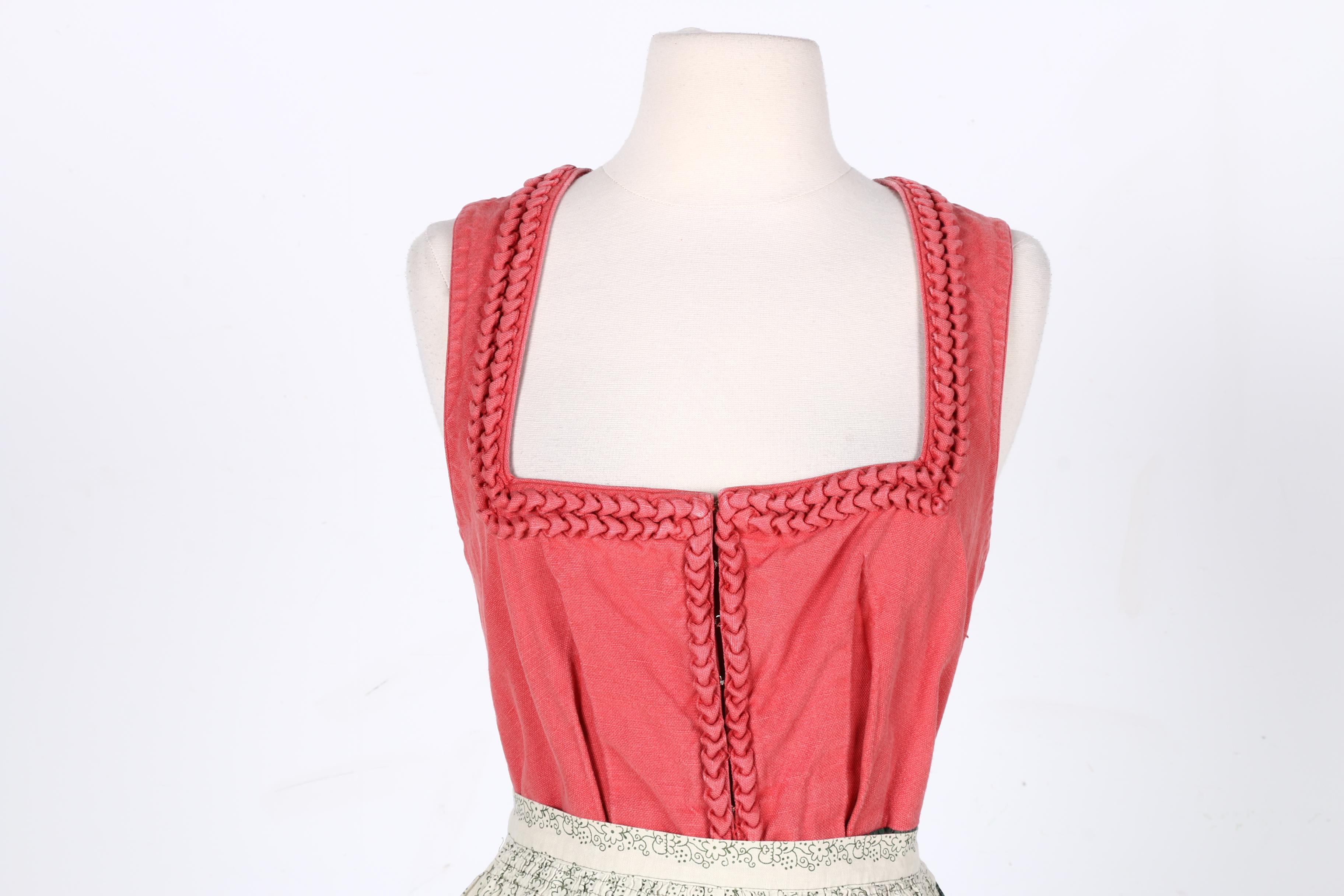 Austrian Dirndl Dresses With Aprons