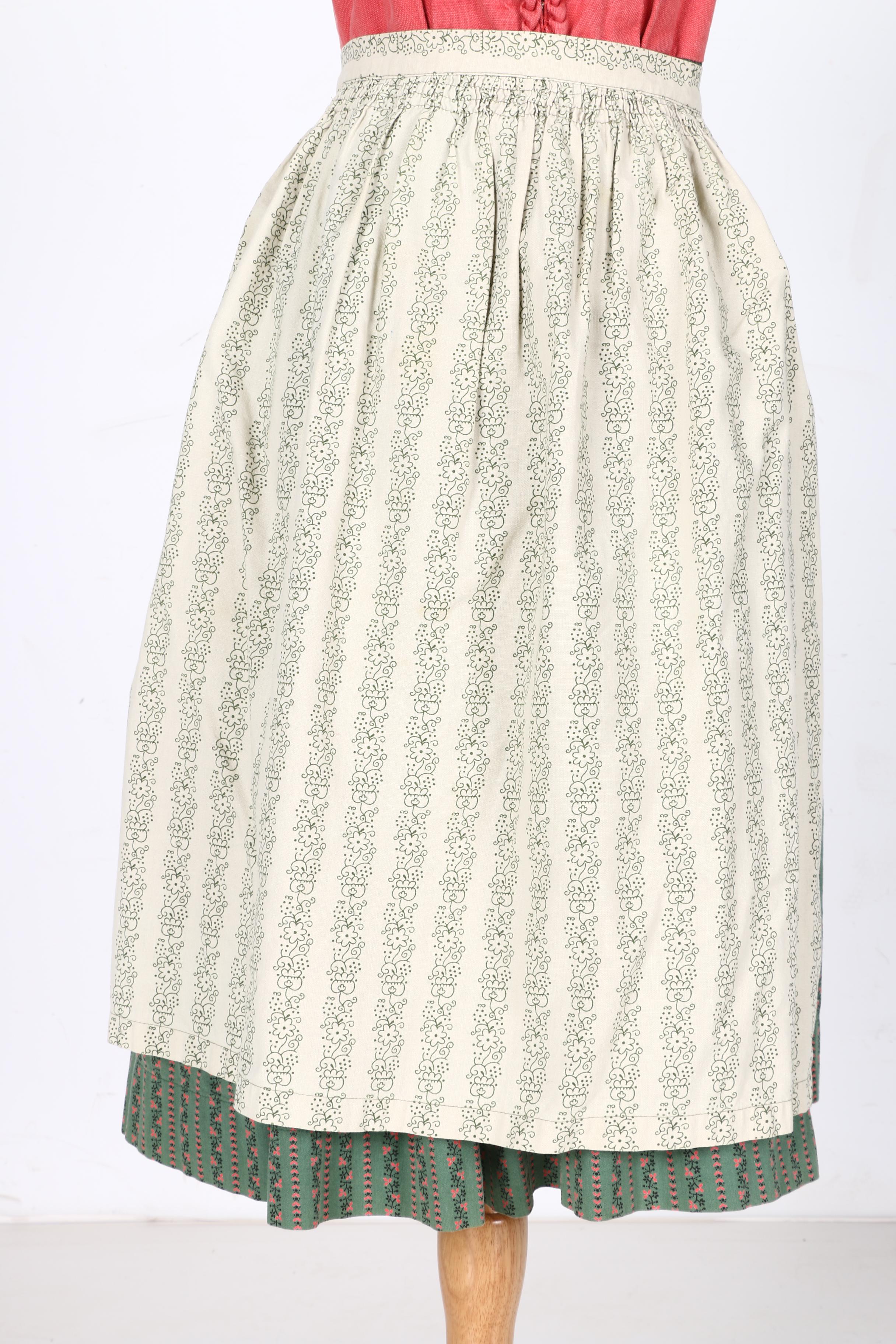 Austrian Dirndl Dresses With Aprons