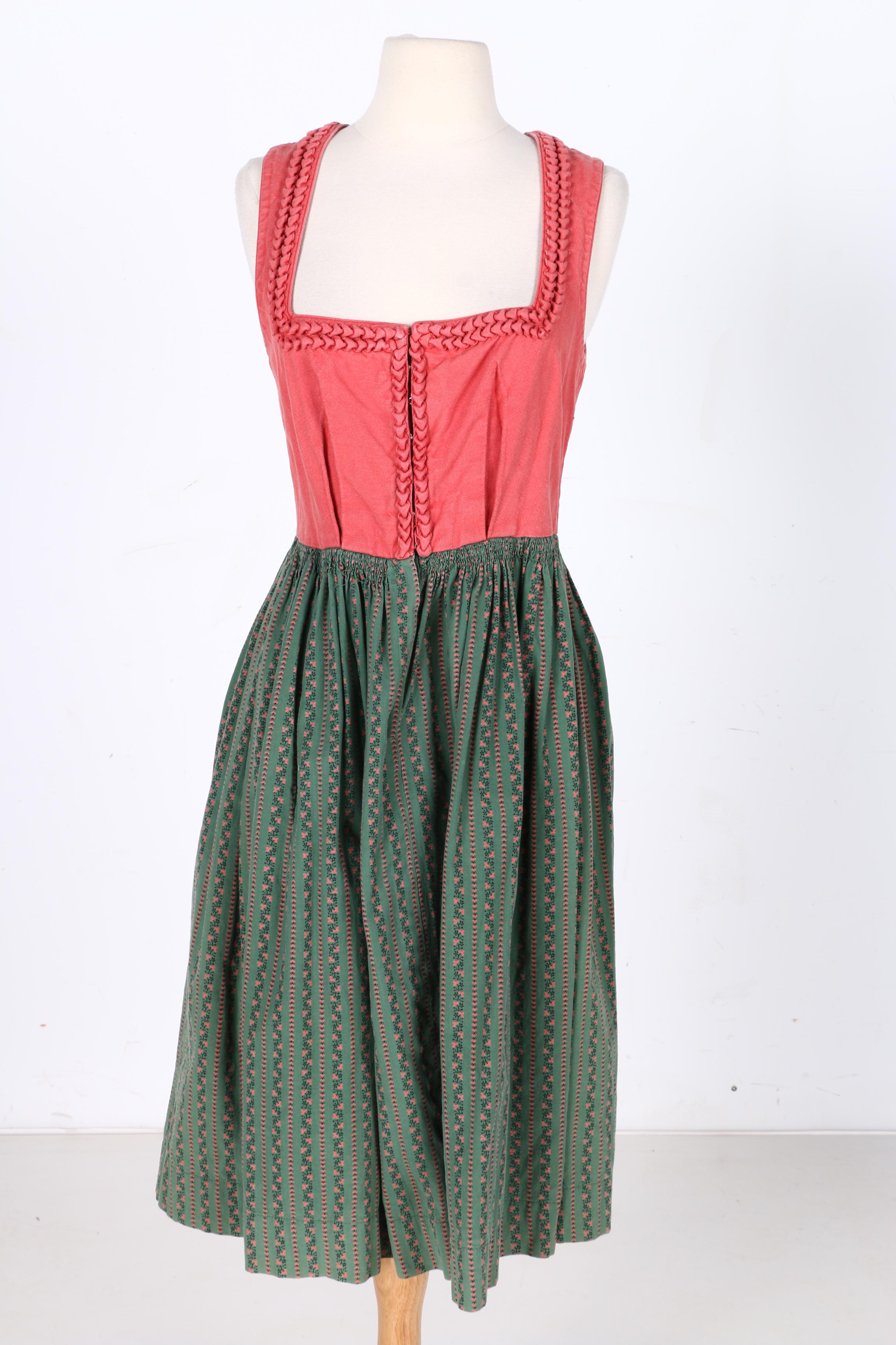 Austrian Dirndl Dresses With Aprons