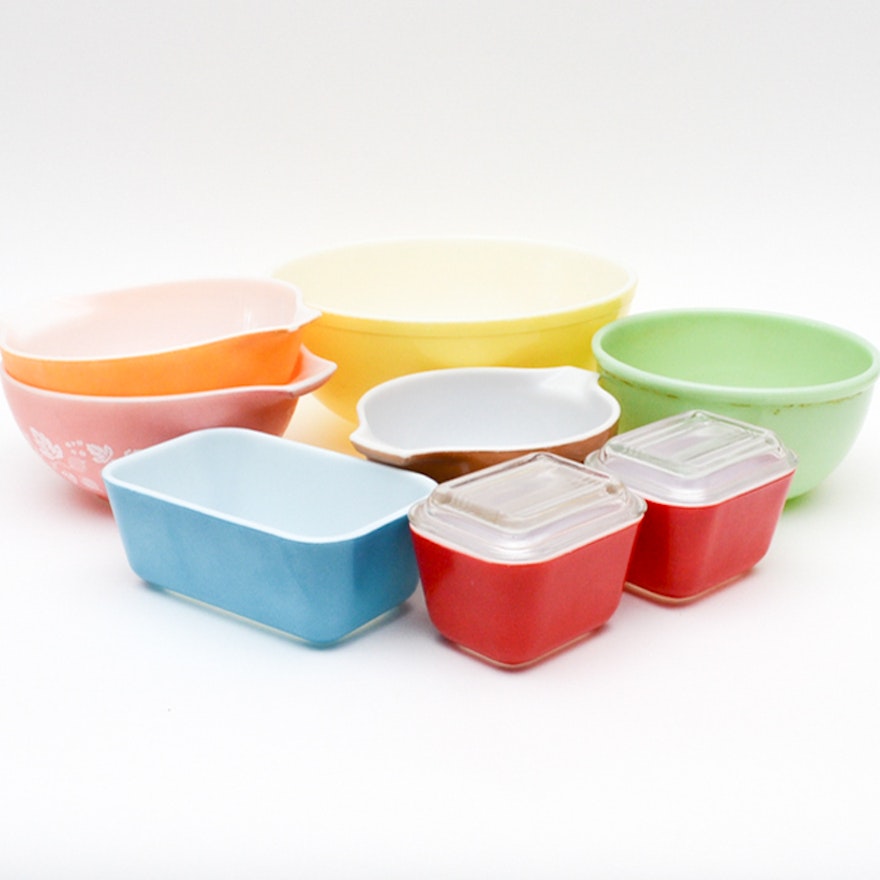 Assortment of Colorful Vintage Pyrex Bowls