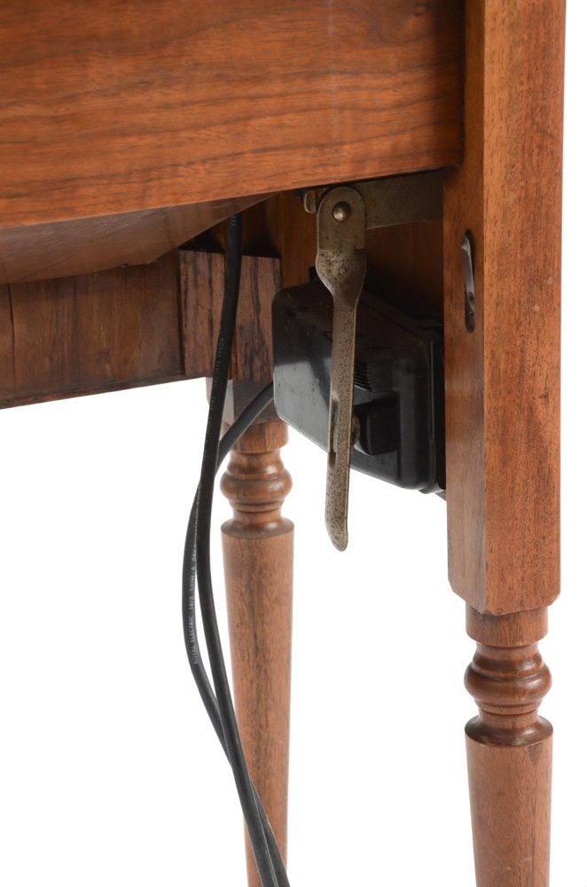 Vintage Singer Sewing Machine in Walnut Stand