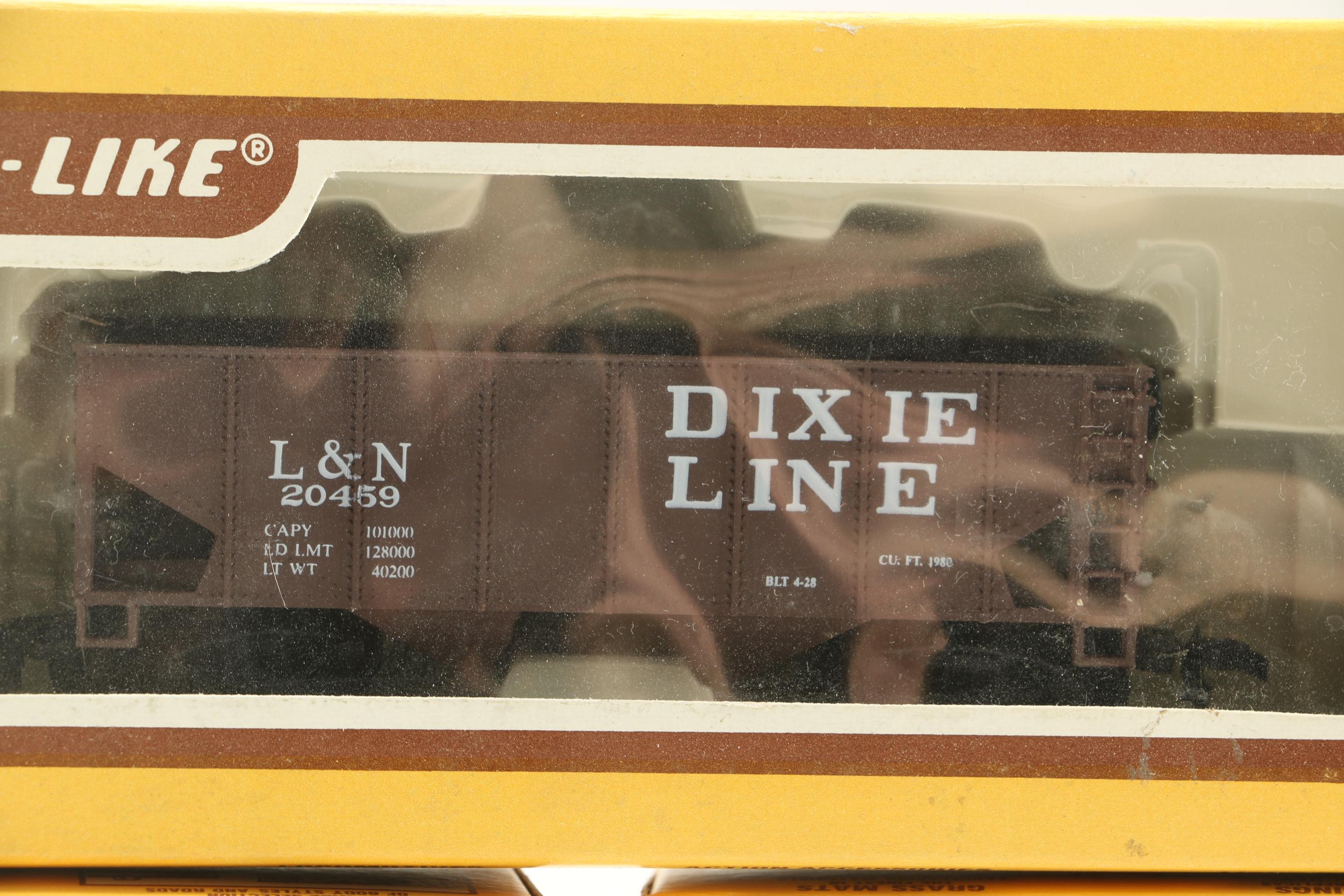 Life-Like Model Trains