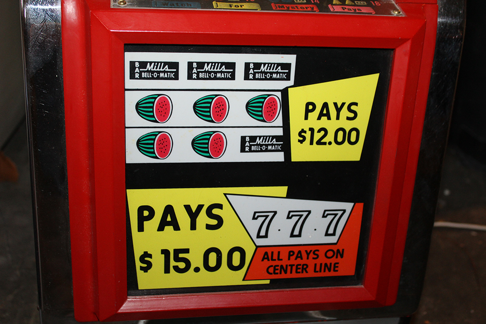 Vintage Mills Bell-O-Matic Tabletop Slot Machine
