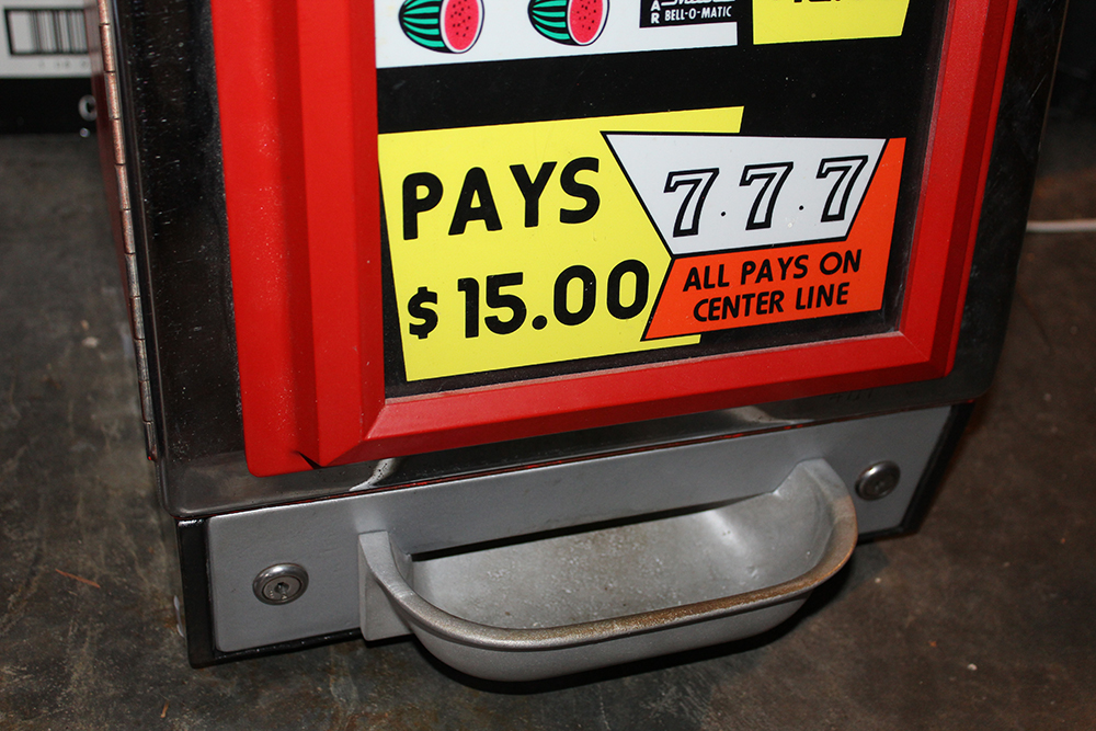 Vintage Mills Bell-O-Matic Tabletop Slot Machine