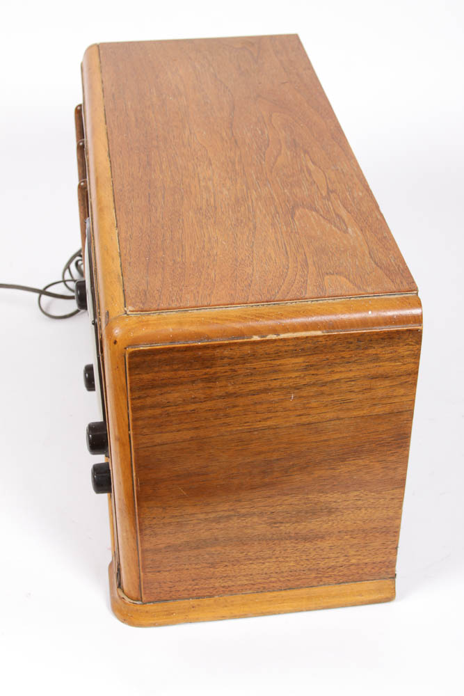 Vintage Detrola Wood Radio