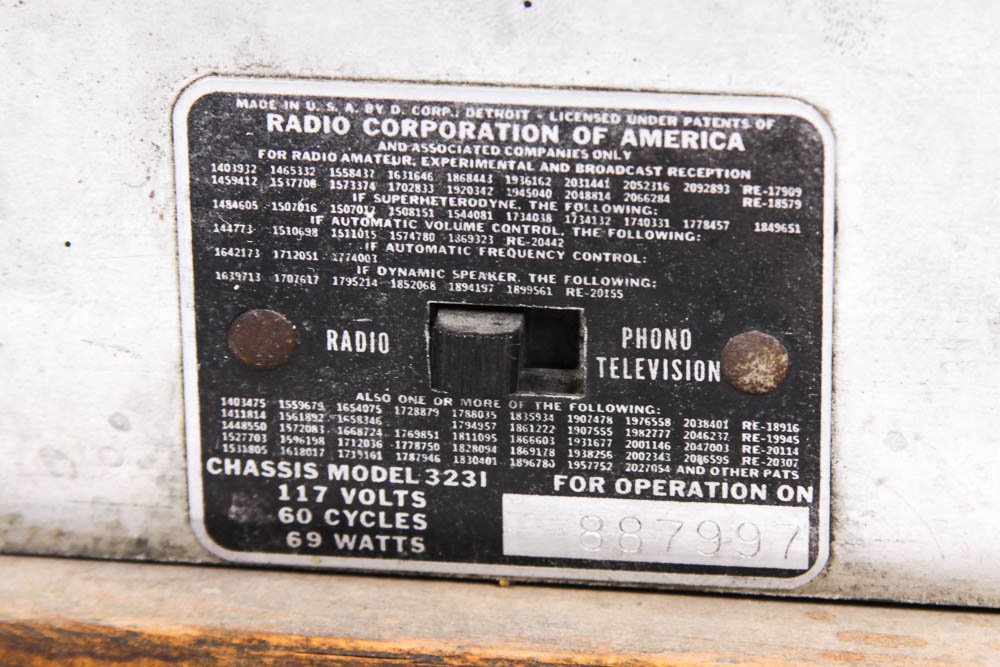 Vintage Detrola Wood Radio