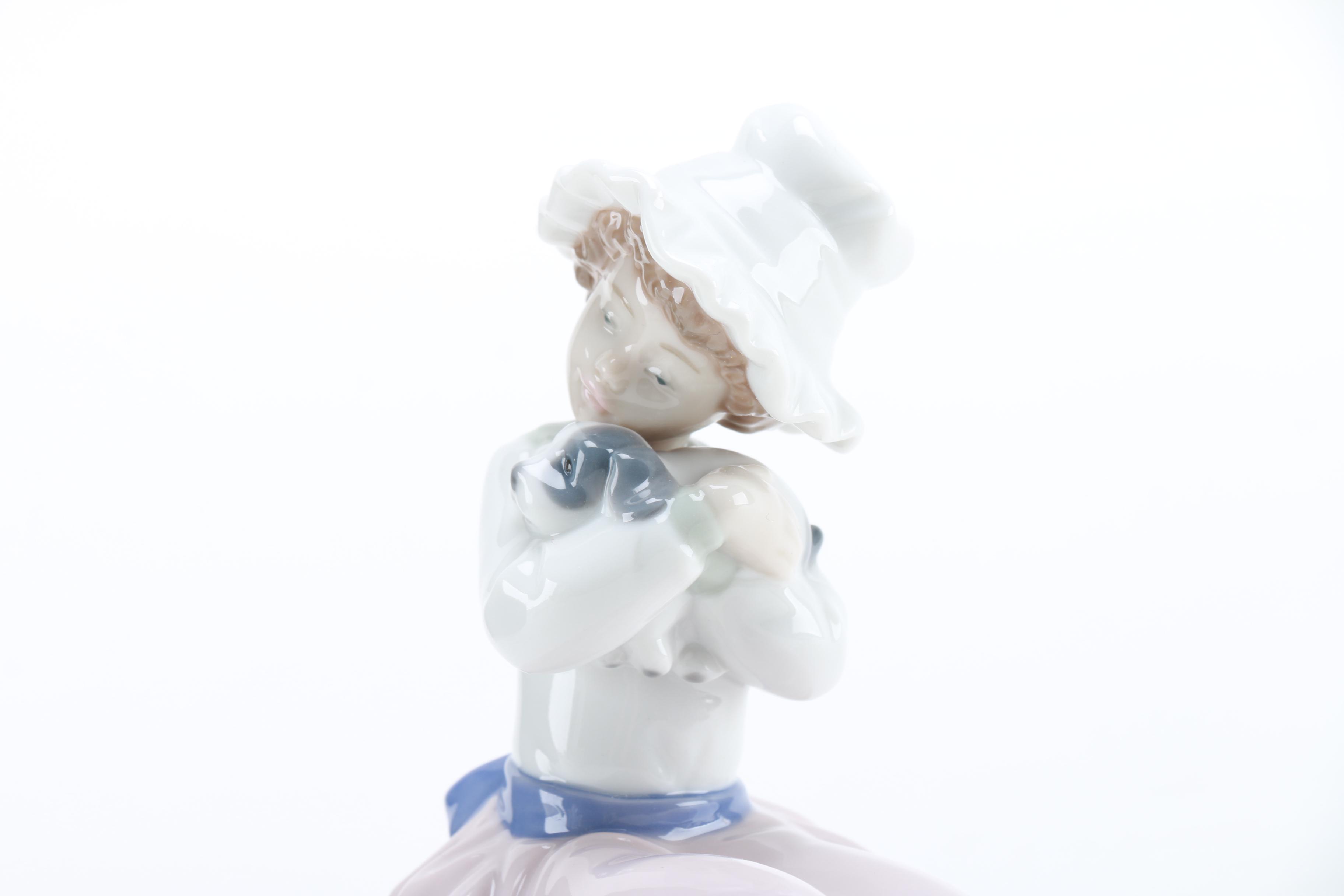 NAO Lladró Porcelain Figurine "A Big Hug"