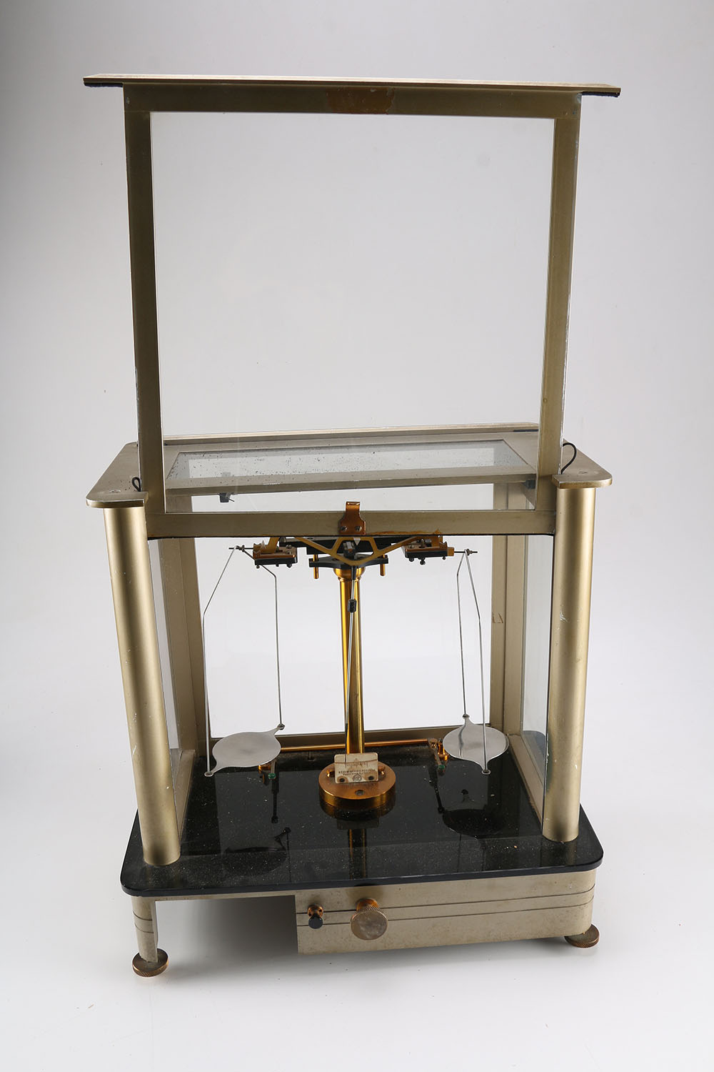 Seederer-Kohlbusch Inc. Antique Scientific Scale with Weights