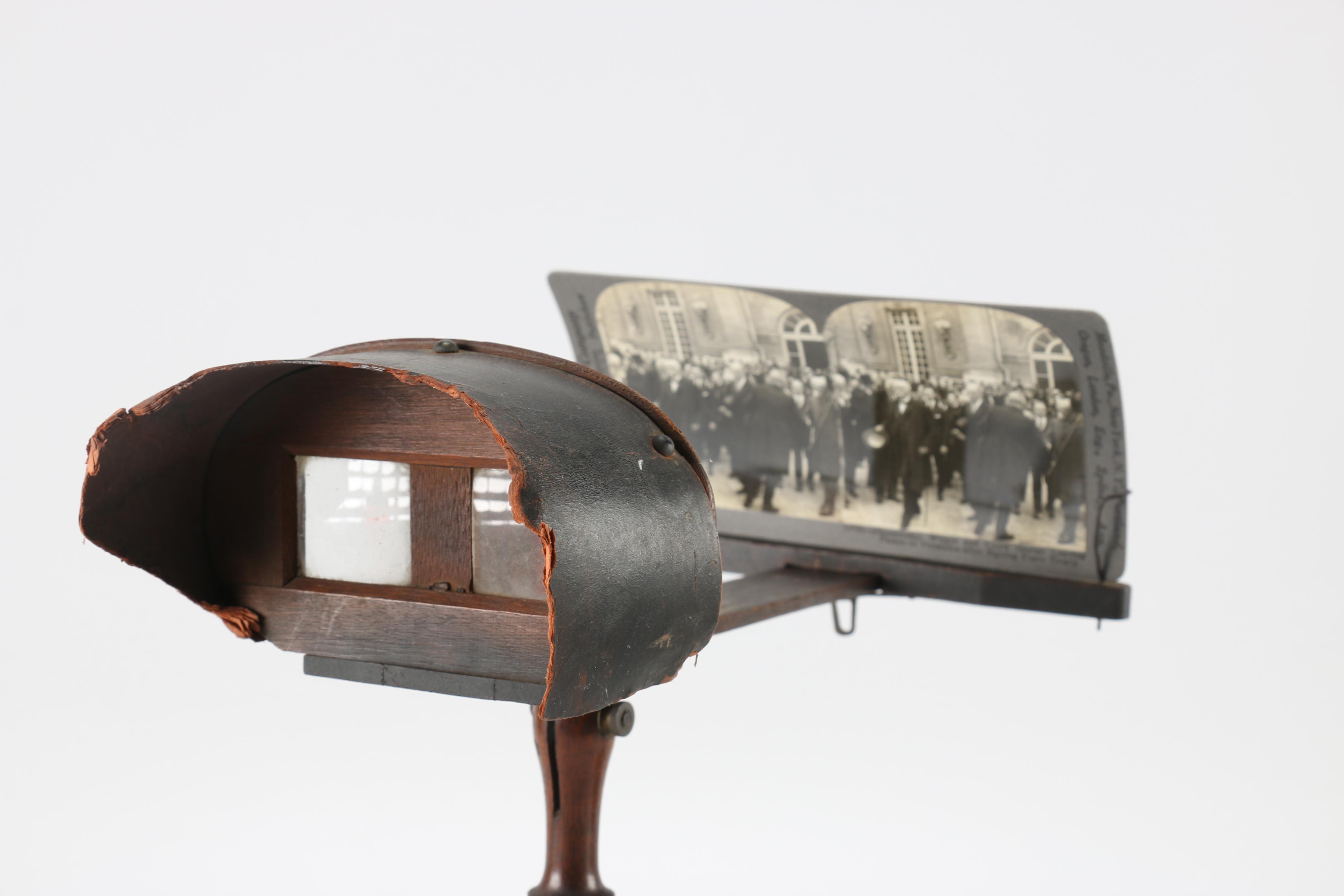 Stereoscope with World War I Stereo Cards