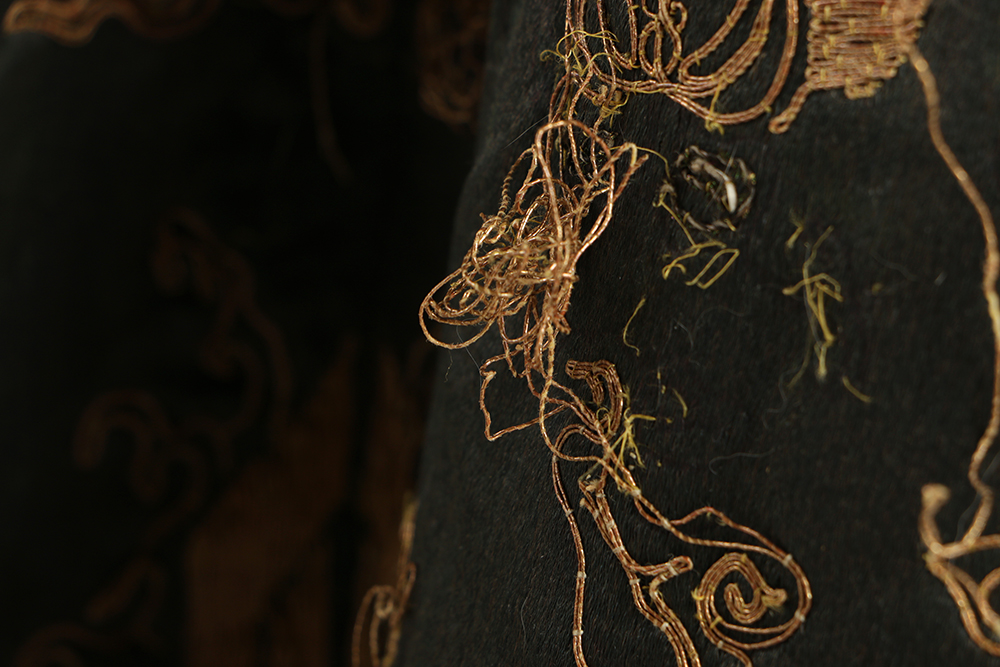 Qing Dynasty Chinese Women's Ermine Fur Lined Embroidered Robe