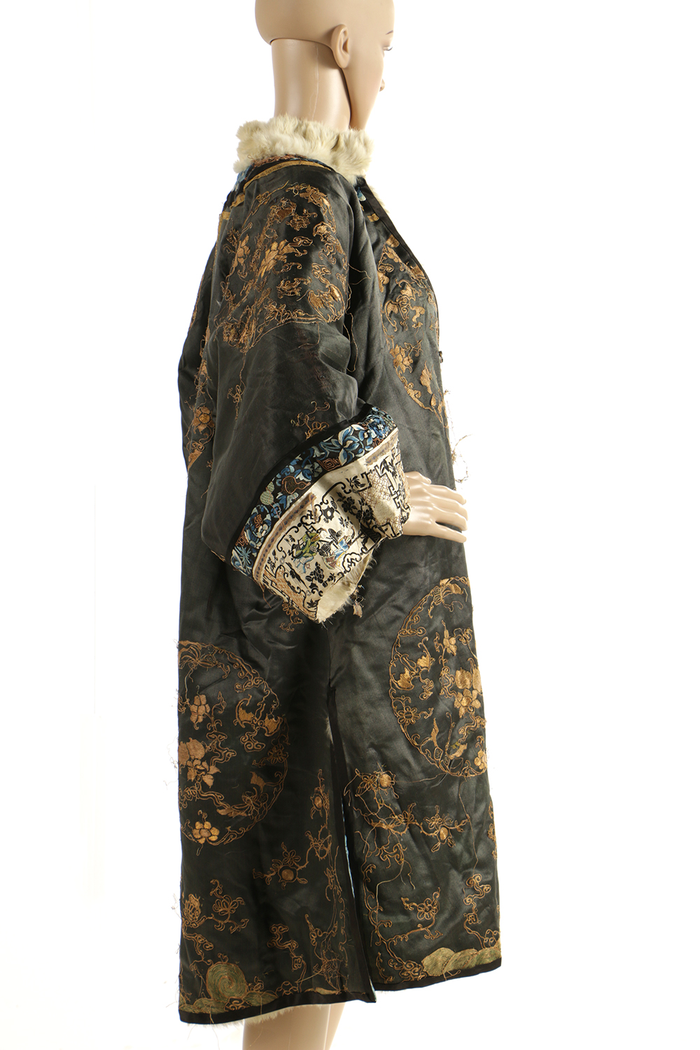 Qing Dynasty Chinese Women's Ermine Fur Lined Embroidered Robe