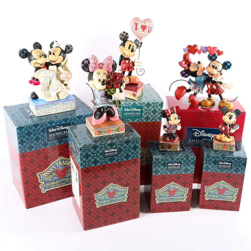 DIsney Figurines of Mickey and Minnie in Love