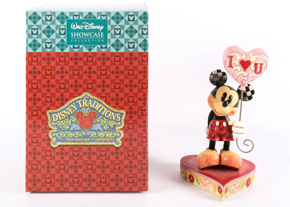 DIsney Figurines of Mickey and Minnie in Love