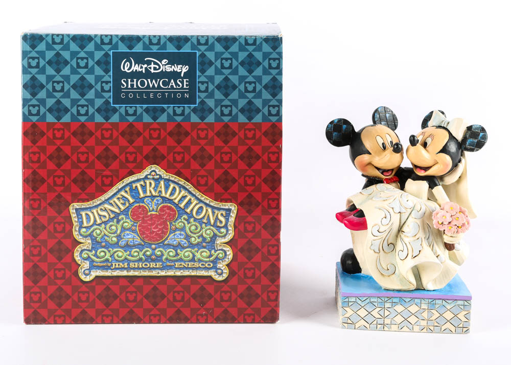 DIsney Figurines of Mickey and Minnie in Love