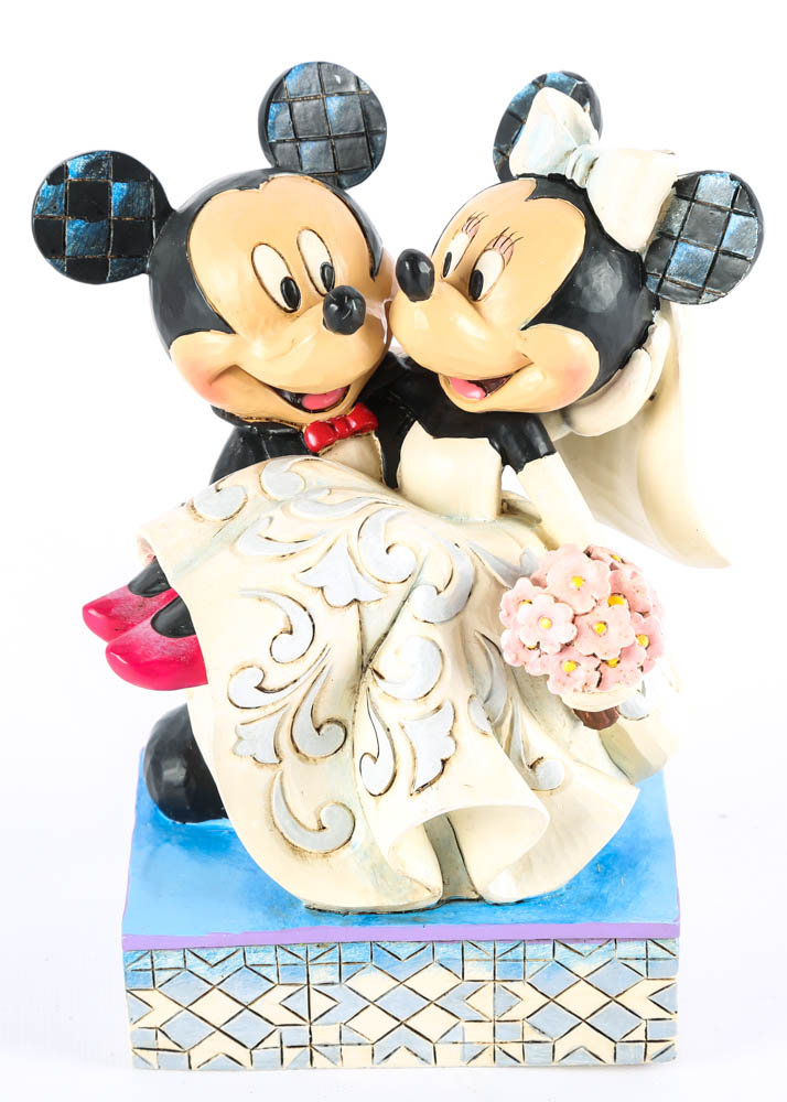 DIsney Figurines of Mickey and Minnie in Love