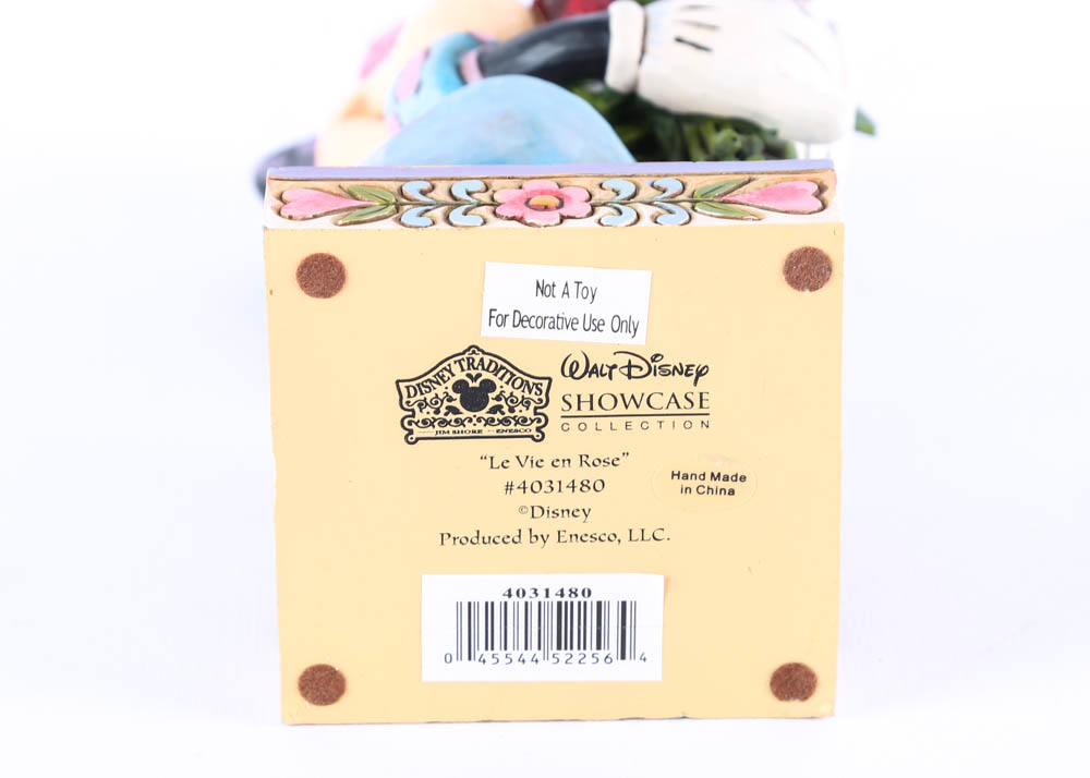 DIsney Figurines of Mickey and Minnie in Love