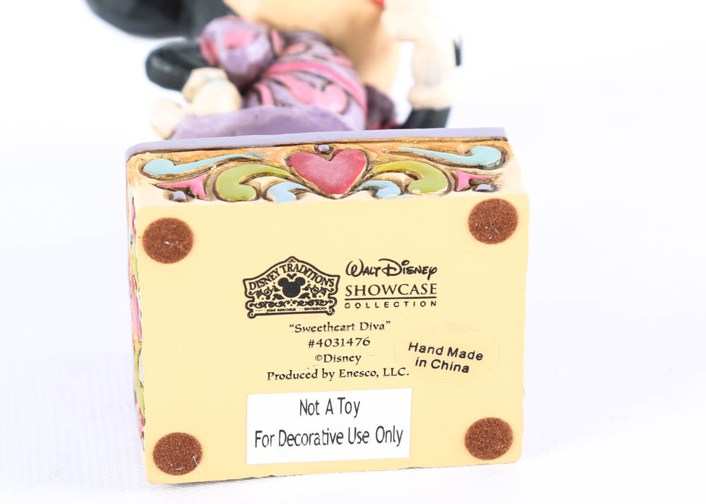 DIsney Figurines of Mickey and Minnie in Love