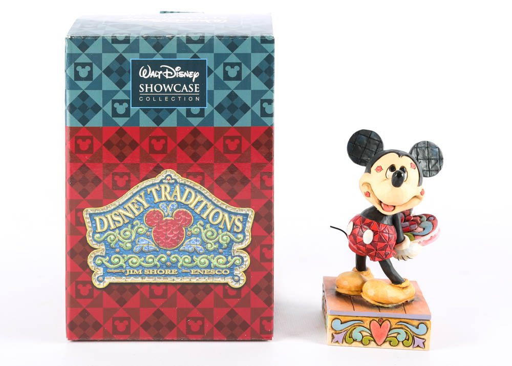 DIsney Figurines of Mickey and Minnie in Love