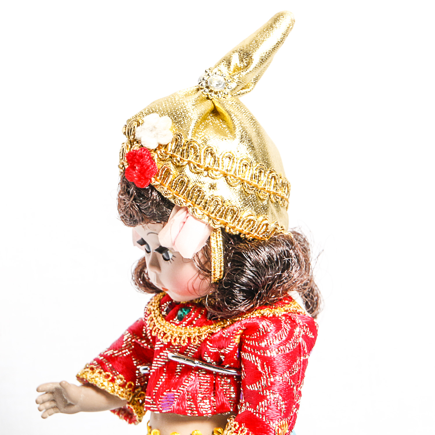 Pair of Madame Alexander International Series Dolls