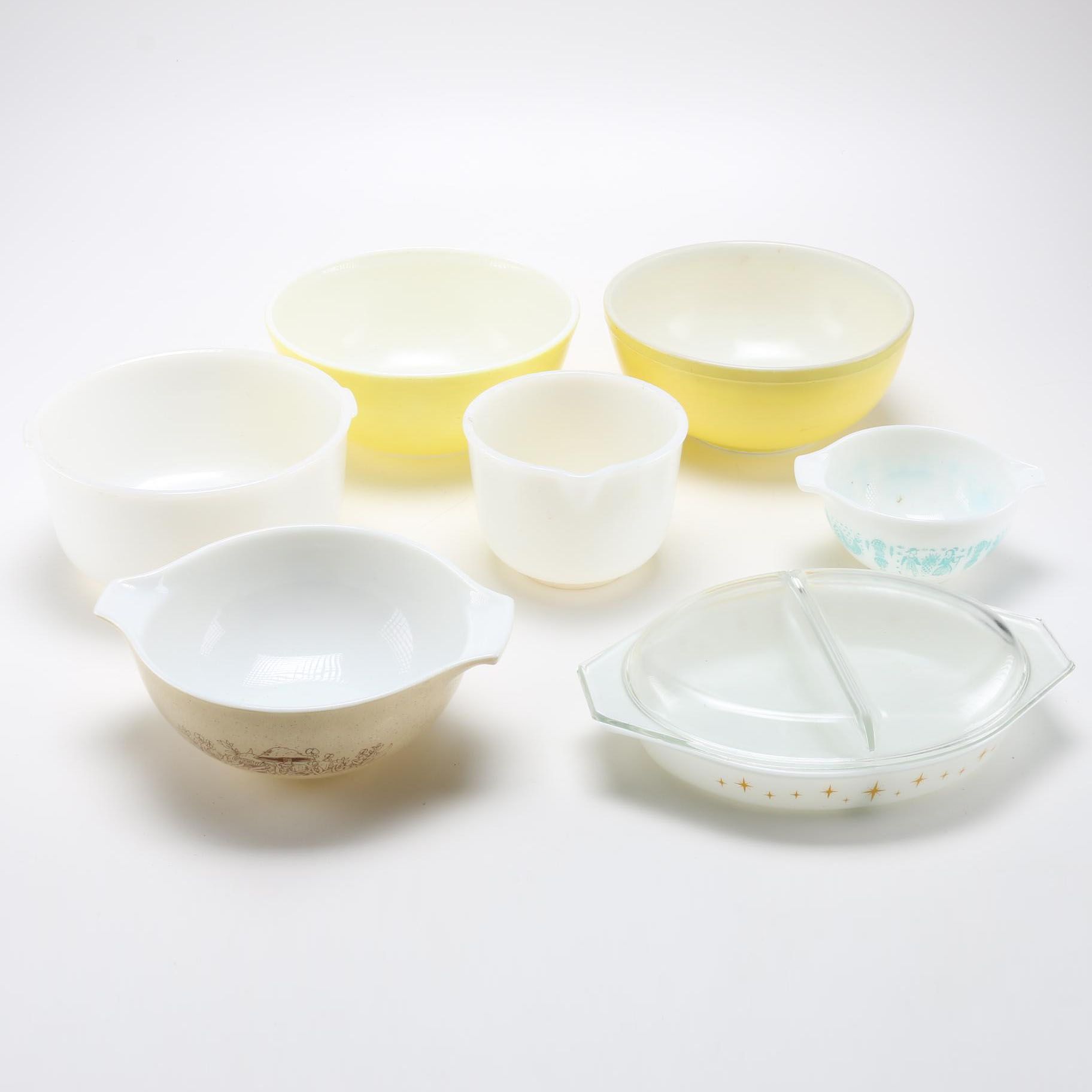 Assorted Vintage Pyrex Bakeware