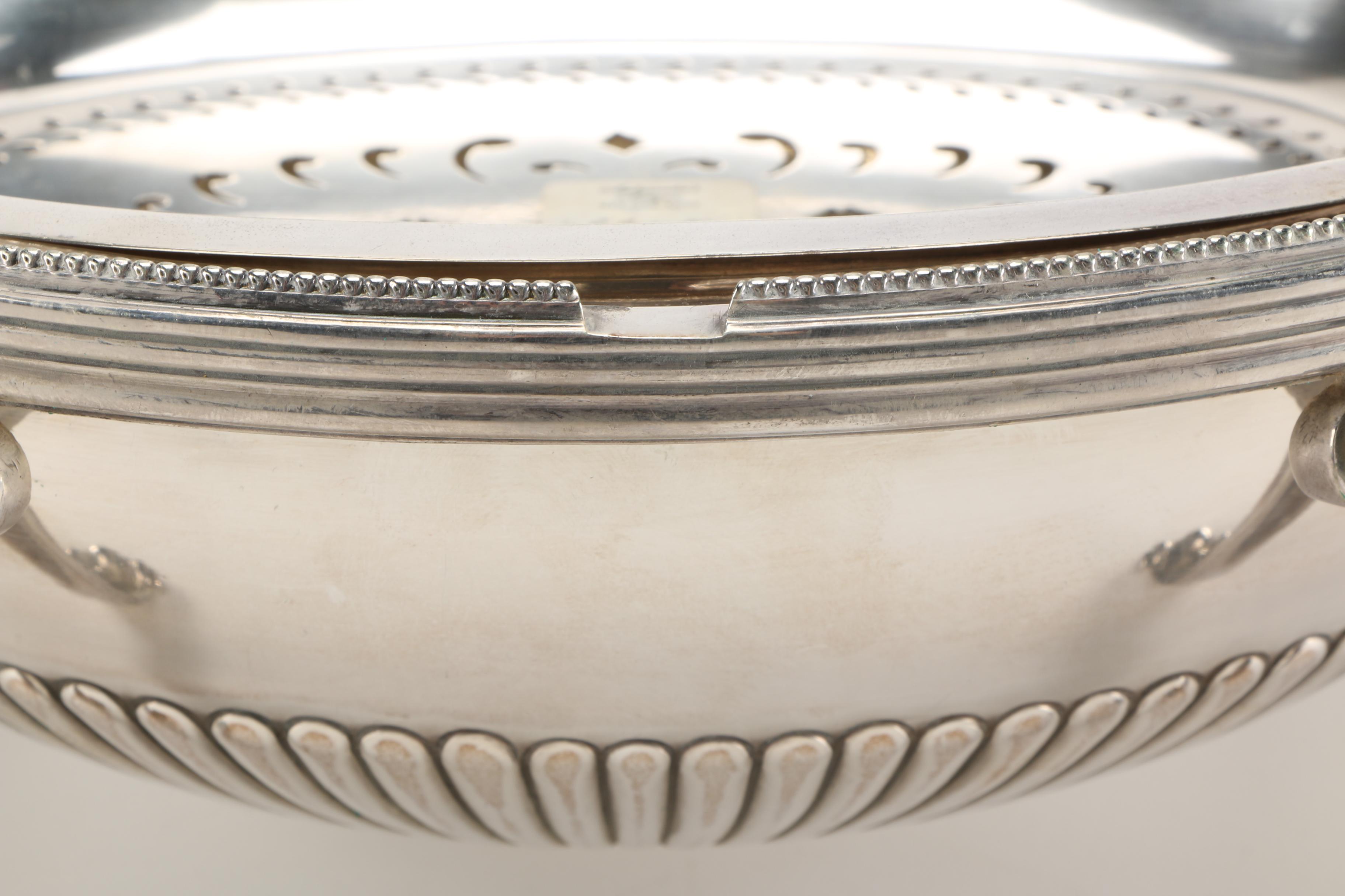 Walker & Hall Silver Plated Dome Top Server