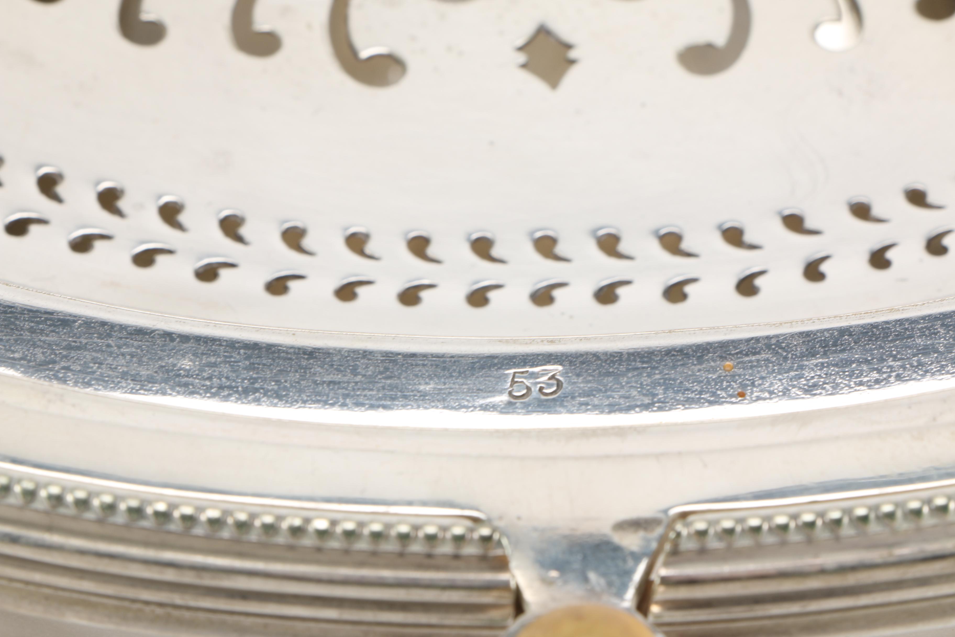 Walker & Hall Silver Plated Dome Top Server