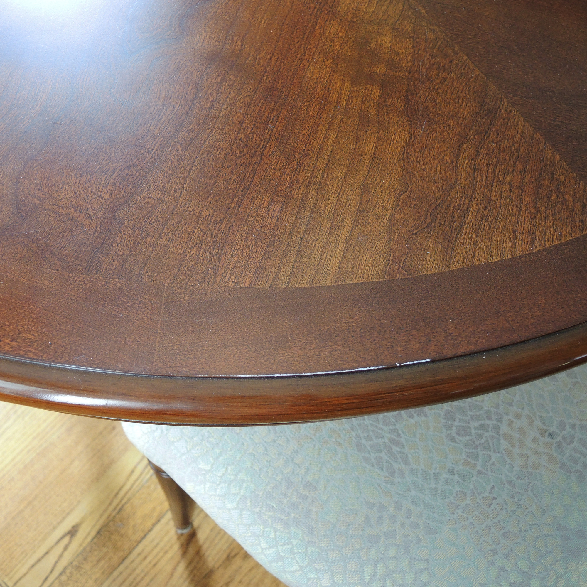 Broyhill Round Dining Table and Four Chairs