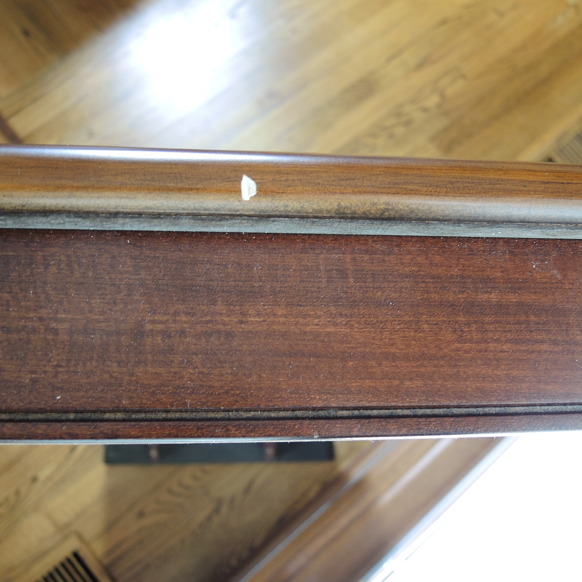 Broyhill Round Dining Table and Four Chairs