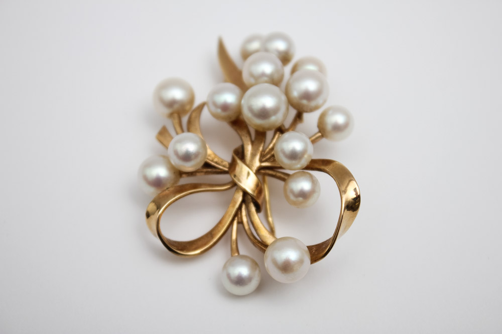 Vintage Mikimoto 14K Gold Pearl Brooch