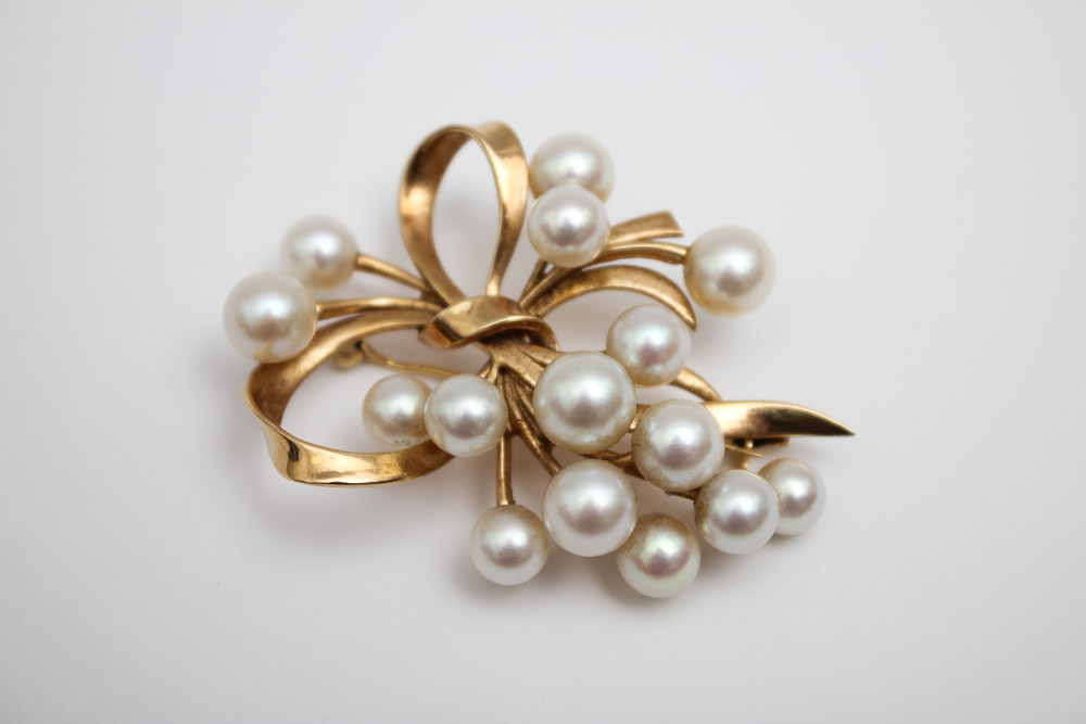 Vintage Mikimoto 14K Gold Pearl Brooch