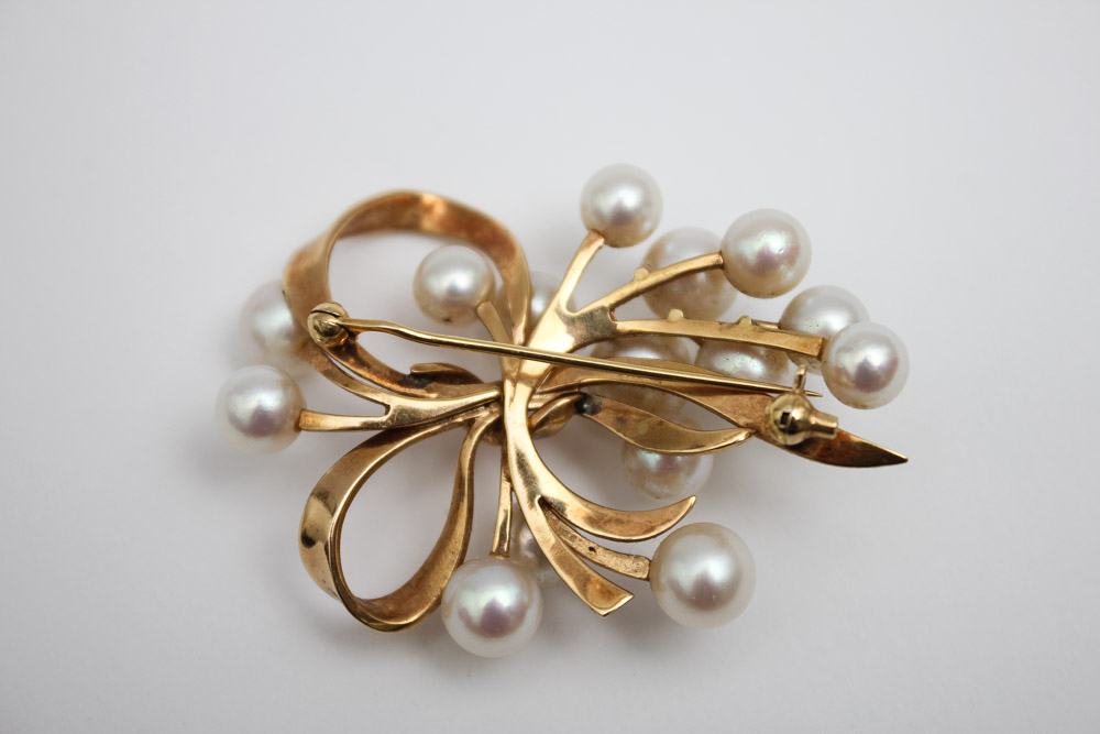 Vintage Mikimoto 14K Gold Pearl Brooch