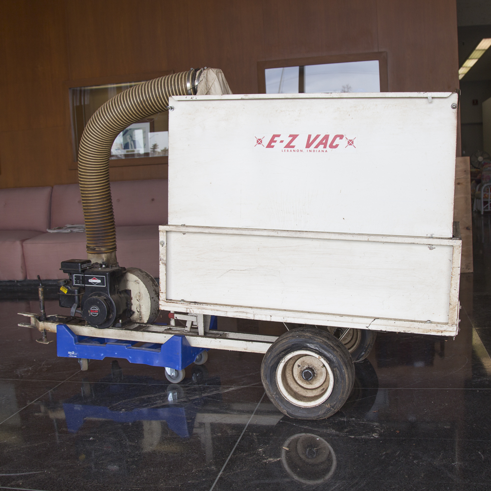 E-Z Vac Industrial Leaf Vacuum