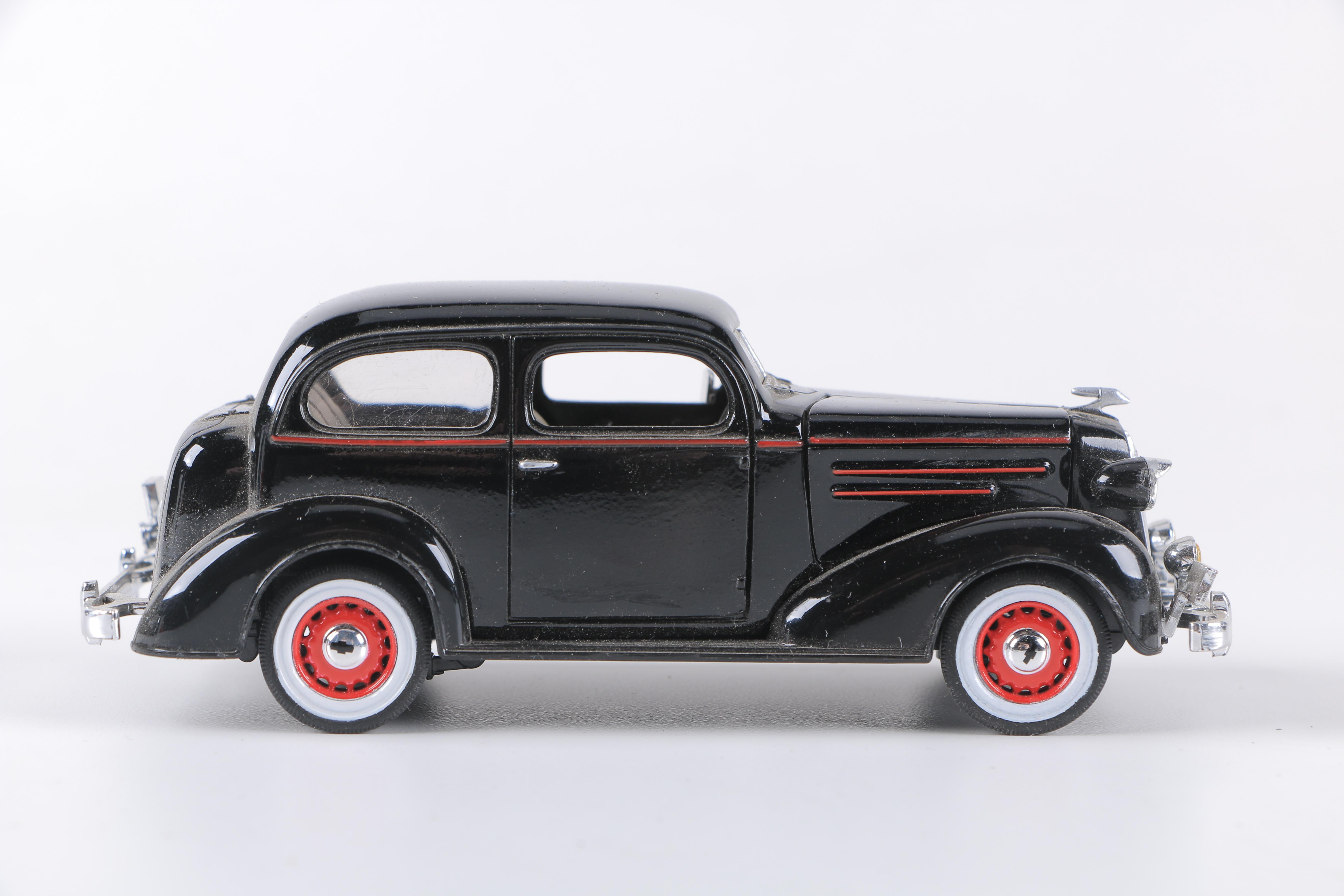 1930s 1:32 Scale Cars